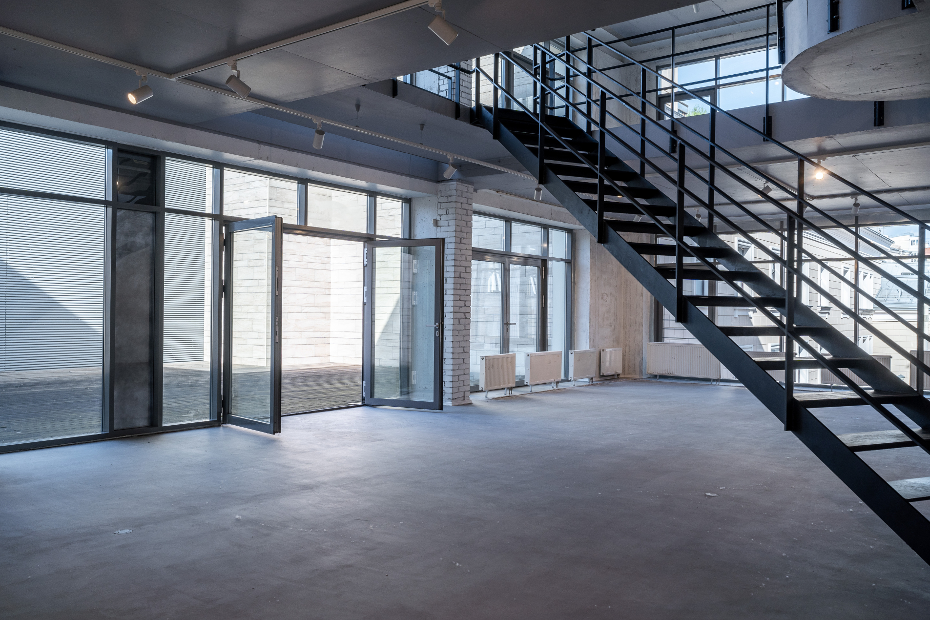 Панорамные окна Продажа квартиры 414м² 'Особняк Кушелева-Безбородко' Кутузова наб., 24 Панорамные окна Продажа квартиры 414м² 'Особняк Кушелева-Безбородко' Кутузова наб., 24