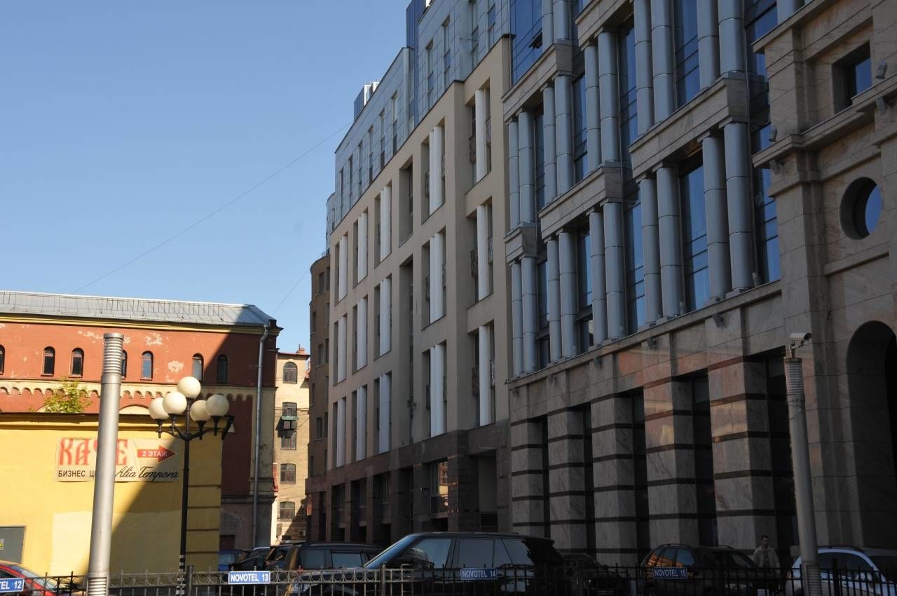 Фасад дома Продажа квартиры 136м² 'Новый Колизей' Восстания ул., 6А Фасад дома Продажа квартиры 136м² 'Новый Колизей' Восстания ул., 6А