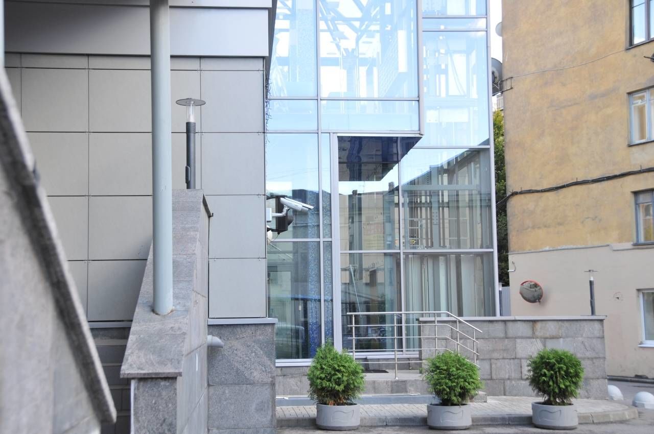Входная группа Продажа квартиры 118м² 'Белые ночи' Каменноостровский пр., 40а Входная группа Продажа квартиры 118м² 'Белые ночи' Каменноостровский пр., 40а