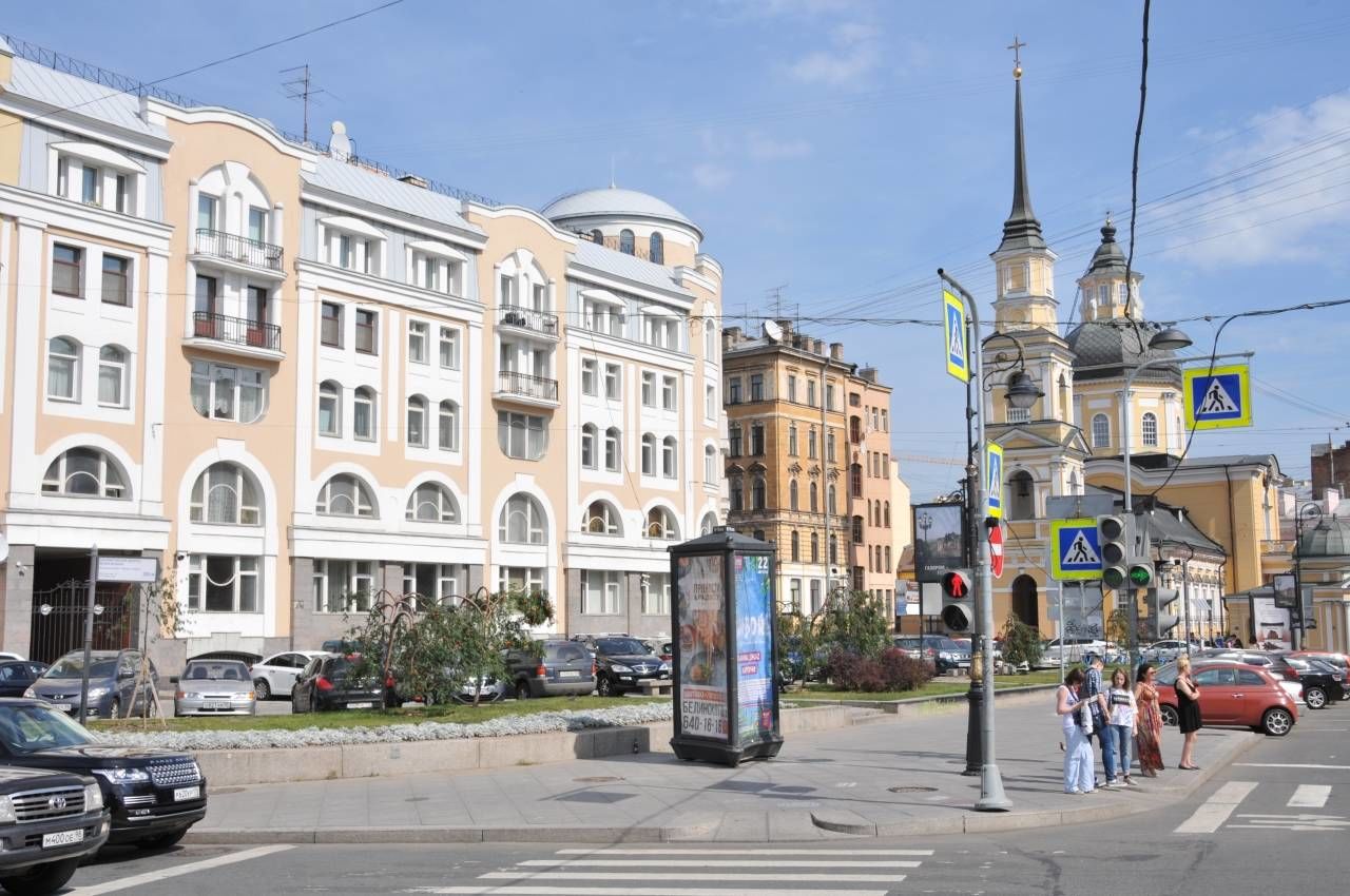 Рядом с домом Продажа квартиры 156м² 'Моховая, 47' Моховая ул.,47