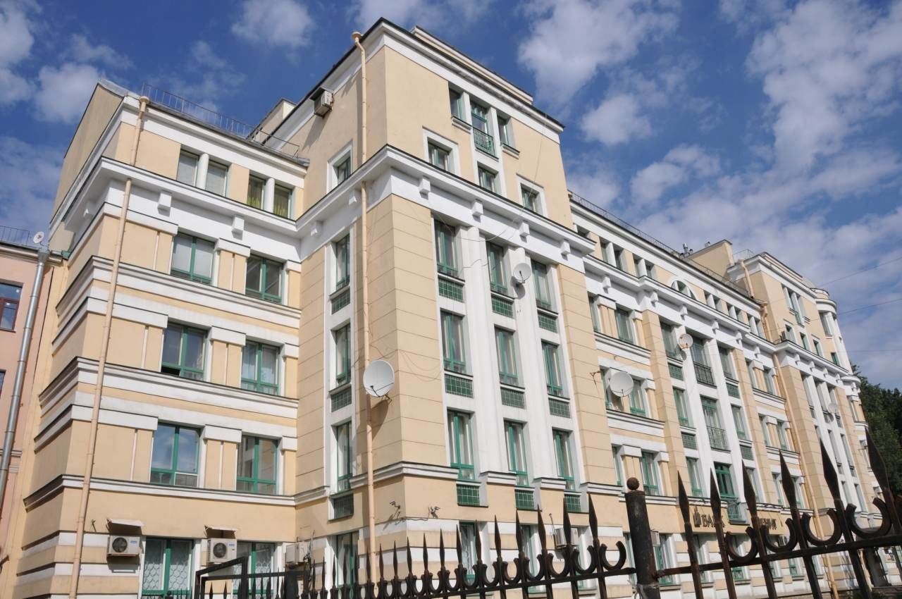 Вид на дом Продажа квартиры 142м² 'Суворовский, 32' Суворовский пр., 32