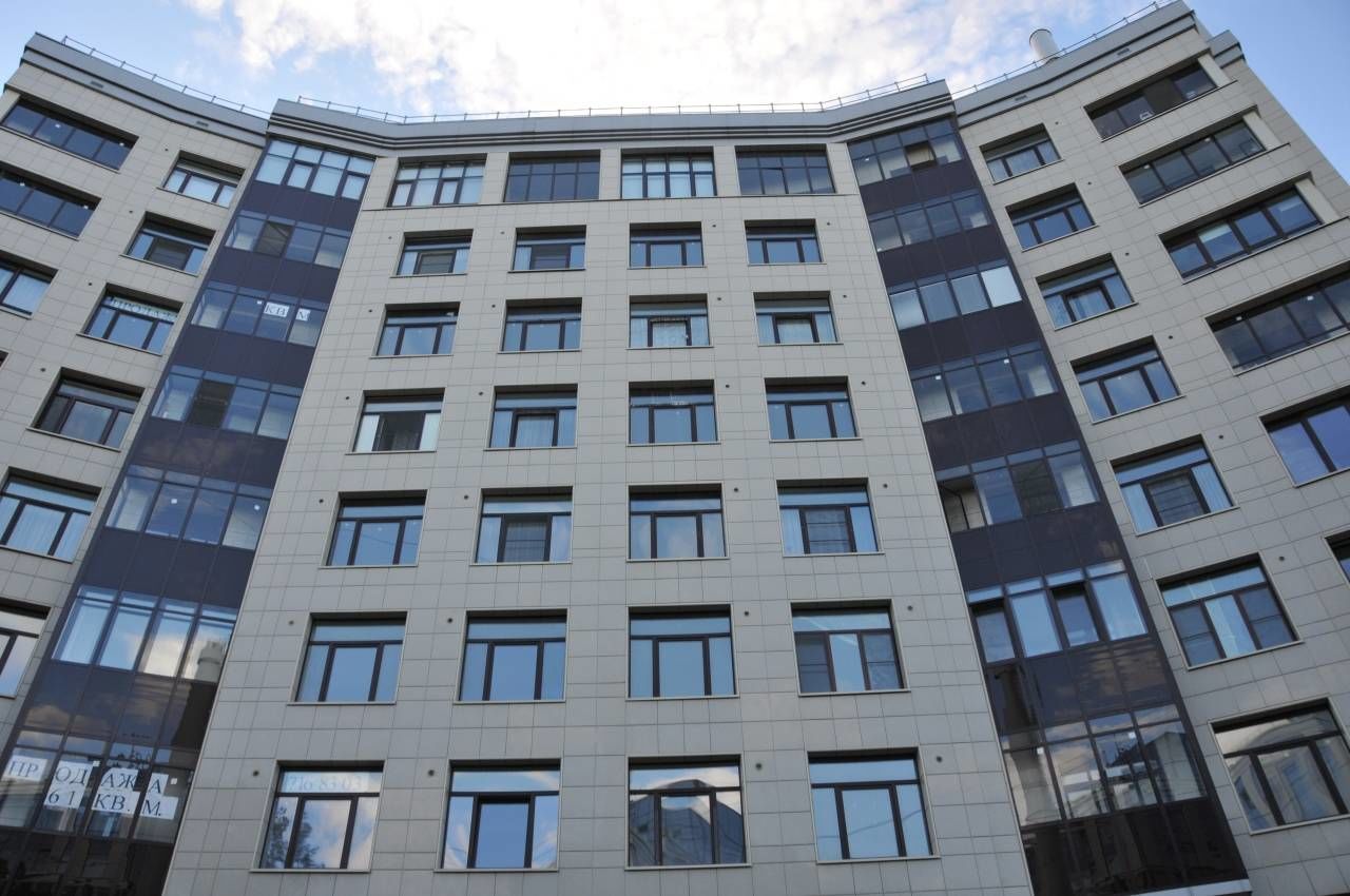 Фасад дома со стороны двора Продажа квартиры 118м² 'Буржуа' Профессора Попова ул., 37 Фасад дома со стороны двора Продажа квартиры 118м² 'Буржуа' Профессора Попова ул., 37