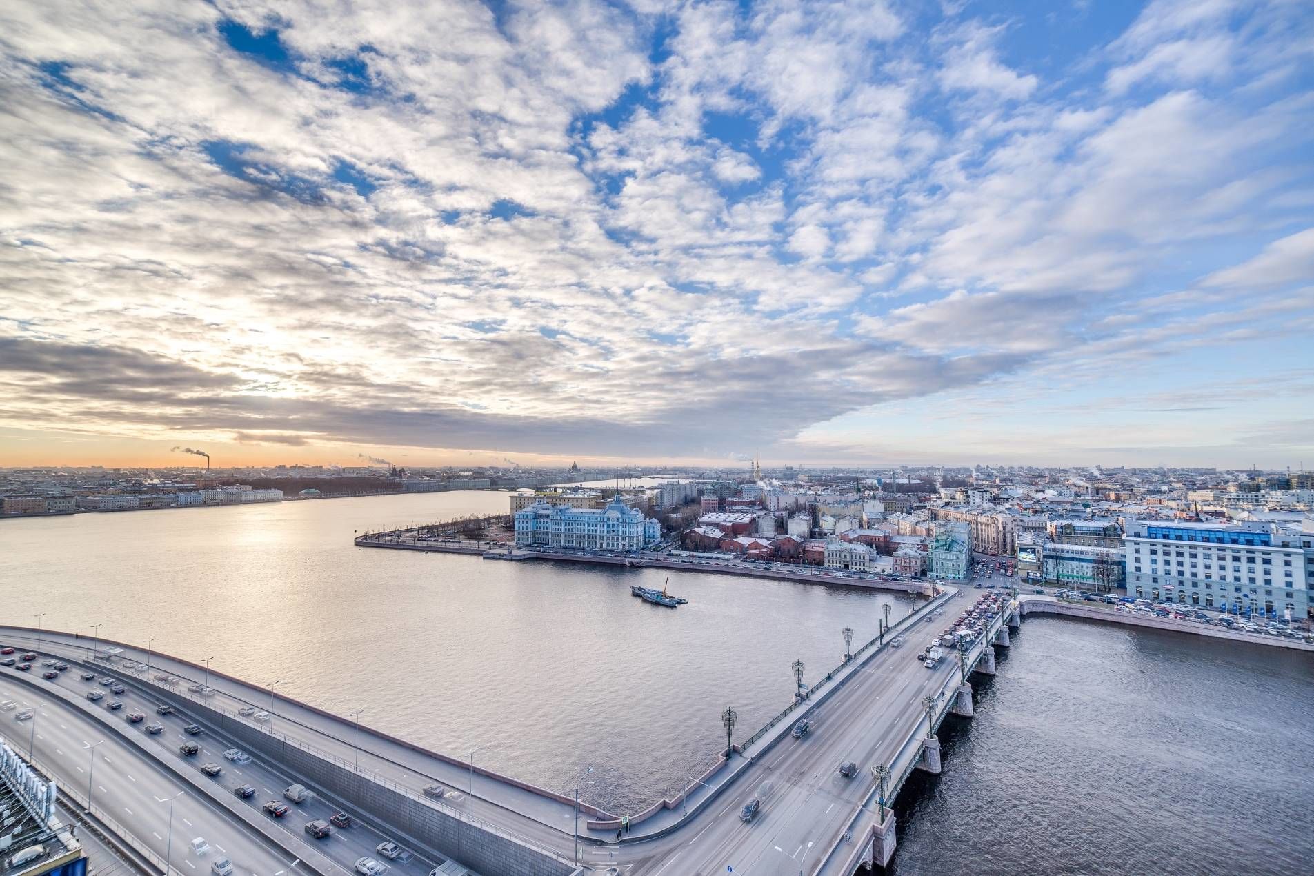 На высоте птичьего полета Продажа квартиры 443м² 'Аврора' Оренбургская ул., 2
