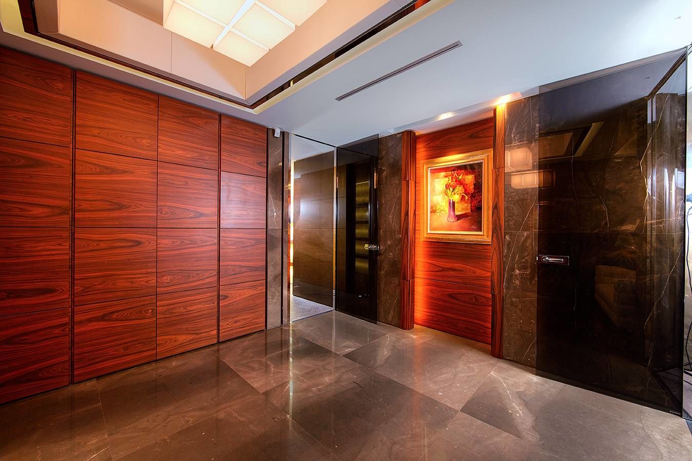 Прихожая Продажа квартиры 445м² 'Пятый элемент' Южная дор., 5 Прихожая Продажа квартиры 445м² 'Пятый элемент' Южная дор., 5