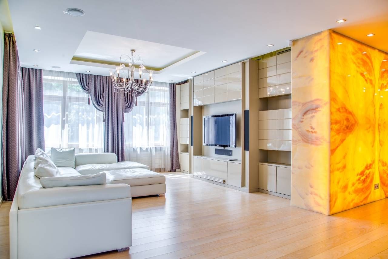Гостиная Продажа квартиры 344м² 'Зеленый остров' Константиновский пр., 26 Гостиная Продажа квартиры 344м² 'Зеленый остров' Константиновский пр., 26