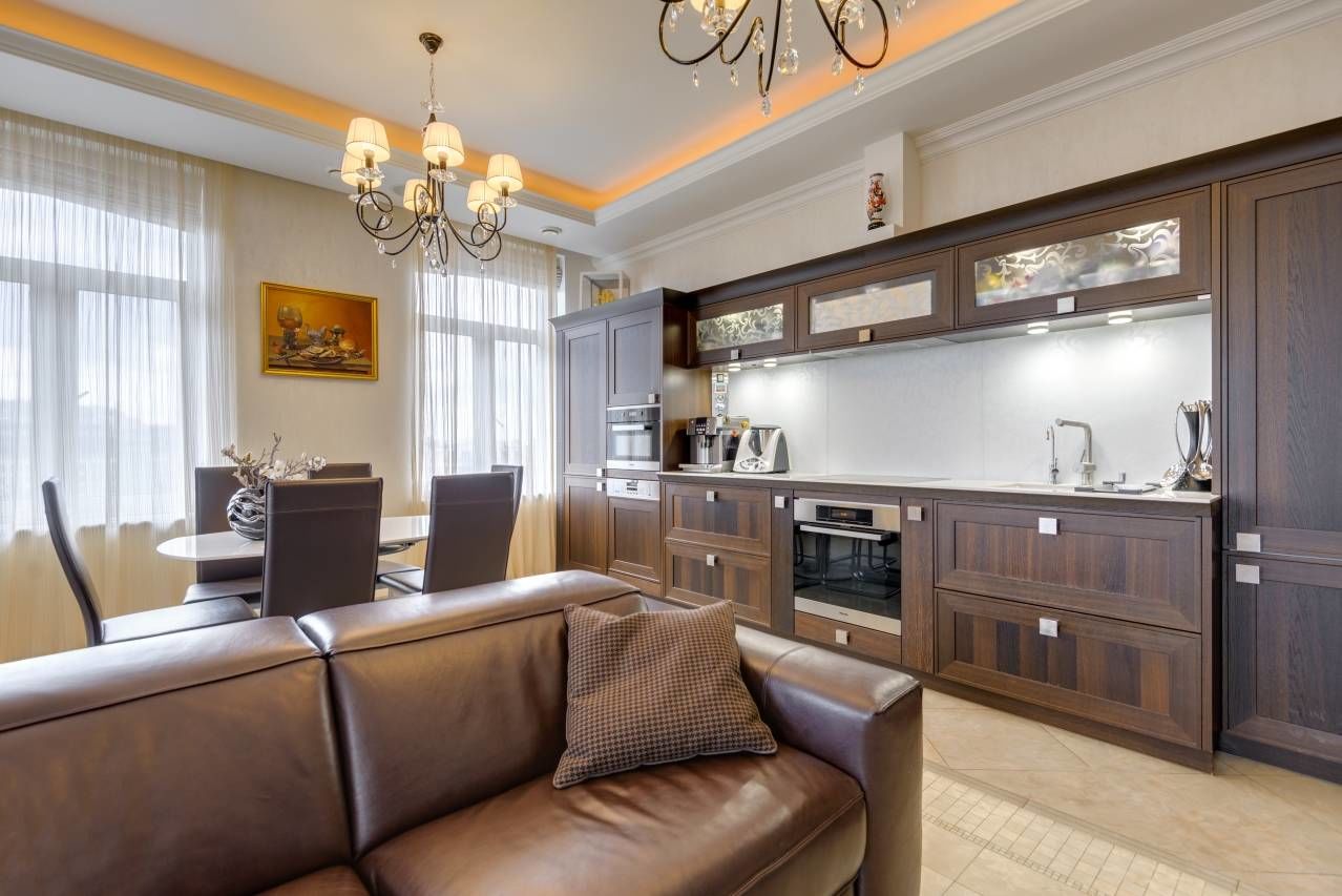 Современная кухня с техникой мировых брендов Продажа квартиры 129м² 'Петроградский эталон' Петрозаводская ул., 13 Современная кухня с техникой мировых брендов Продажа квартиры 129м² 'Петроградский эталон' Петрозаводская ул., 13