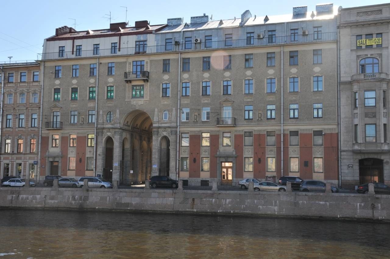 Вид на дом с набережной Продажа квартиры 128м² 'ТОЛСТОВСКИЙ ДОМ' Рубинштейна ул., 15-17 Вид на дом с набережной Продажа квартиры 128м² 'ТОЛСТОВСКИЙ ДОМ' Рубинштейна ул., 15-17
