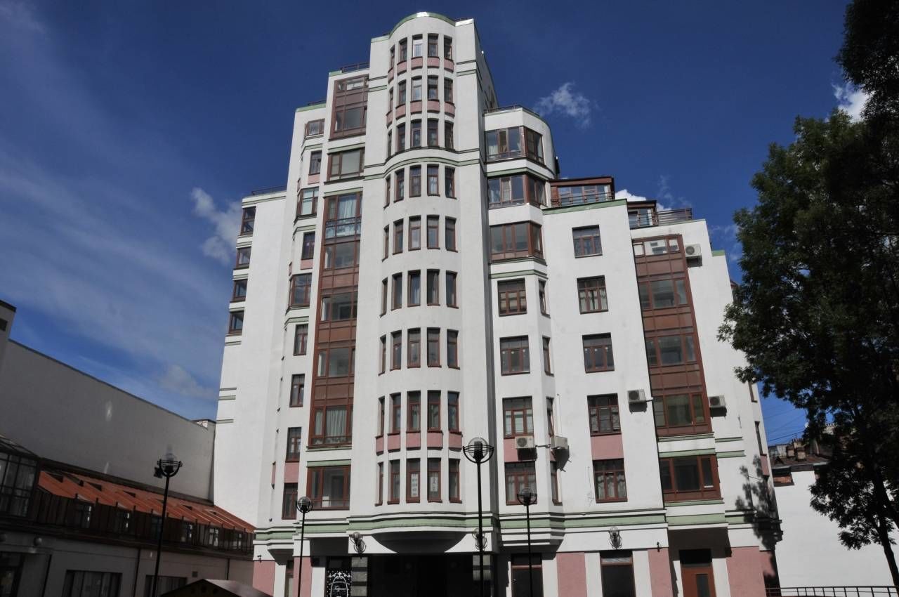 Вид на дом со стороны двора Продажа квартиры 136м² 'Талисман' 15-я Линия В.О., 76 Вид на дом со стороны двора Продажа квартиры 136м² 'Талисман' 15-я Линия В.О., 76
