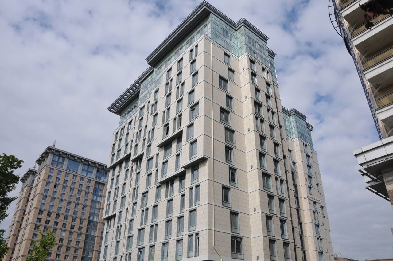 Лаконичный фасад облицован керамогранитом Продажа квартиры 136м² 'ПРЕСТИЖ' 26-я Линия В.О., 15 Лаконичный фасад облицован керамогранитом Продажа квартиры 136м² 'ПРЕСТИЖ' 26-я Линия В.О., 15