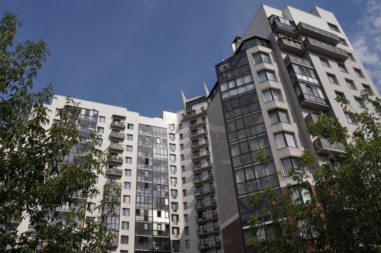 Зеленый двор Продажа квартиры 126м² 'Пять звезд' Беринга ул., 1 Зеленый двор Продажа квартиры 126м² 'Пять звезд' Беринга ул., 1