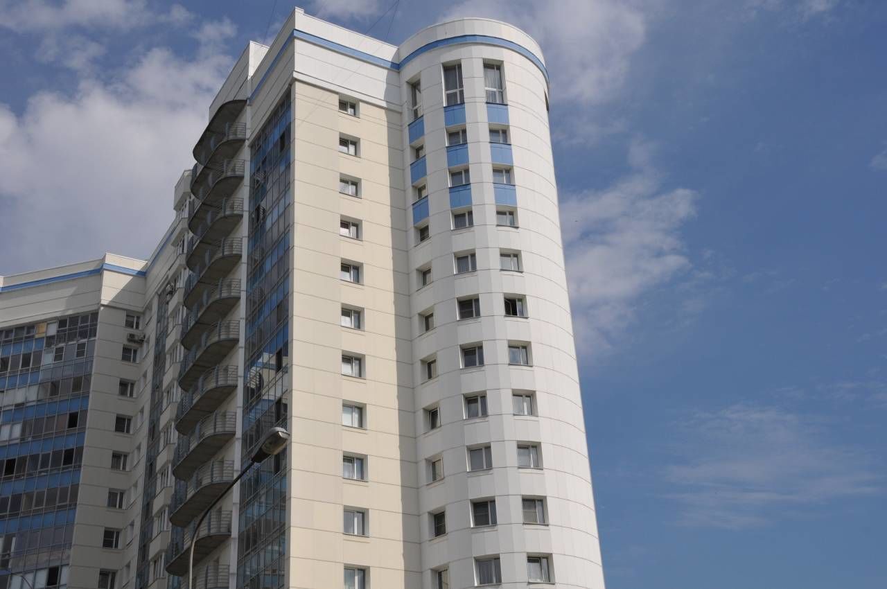Башня украшает фасад Продажа квартиры 131м² 'Смоленский' Беринга ул., 27 Башня украшает фасад Продажа квартиры 131м² 'Смоленский' Беринга ул., 27