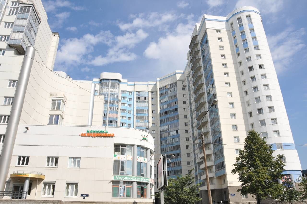 Закрытый благоустроенный двор Продажа квартиры 131м² 'Смоленский' Беринга ул., 27 Закрытый благоустроенный двор Продажа квартиры 131м² 'Смоленский' Беринга ул., 27