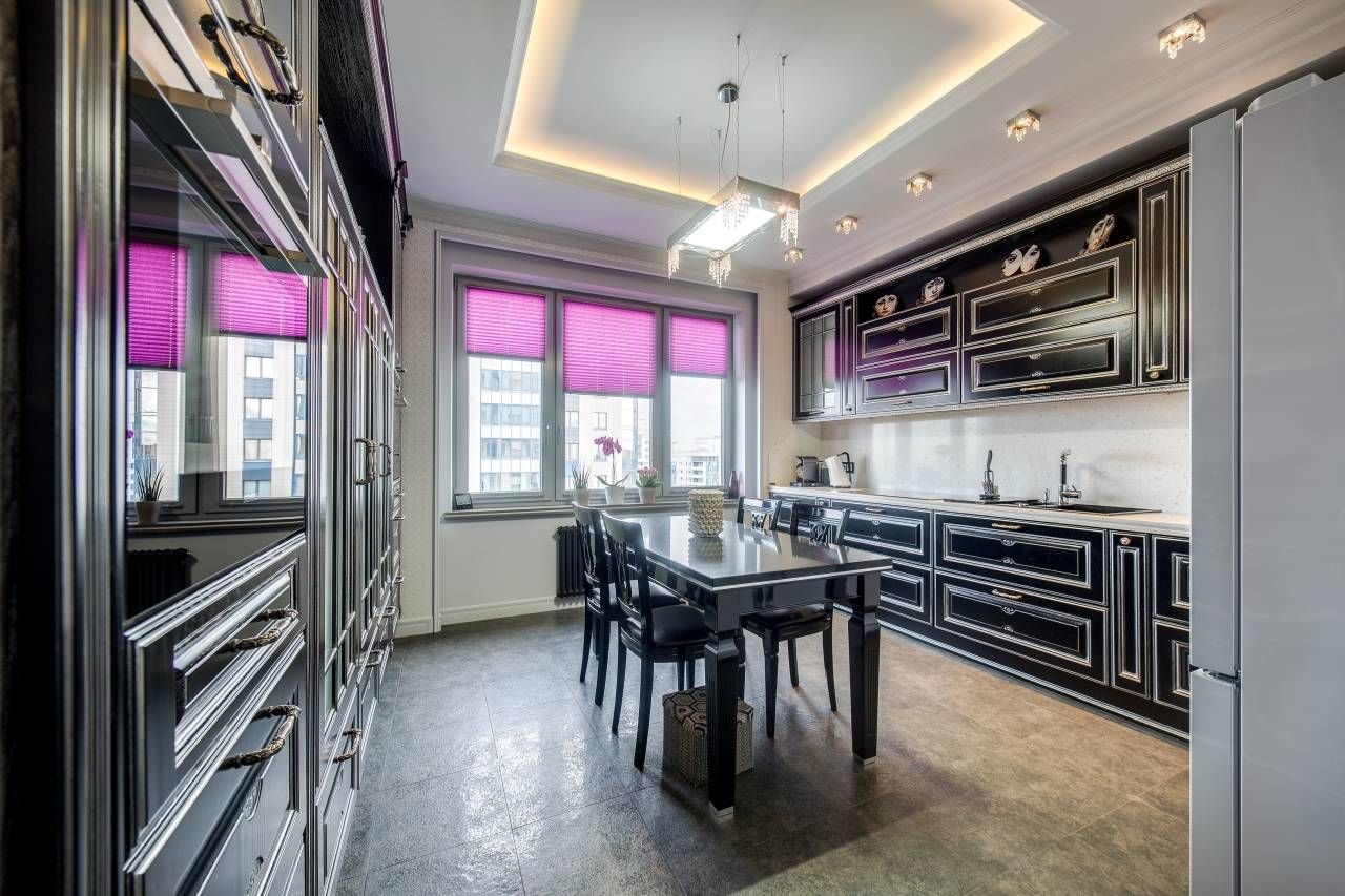 Интерьер кухни-столовой Продажа квартиры 133м² 'Доминанта' Типанова ул., 27/39 Интерьер кухни-столовой Продажа квартиры 133м² 'Доминанта' Типанова ул., 27/39