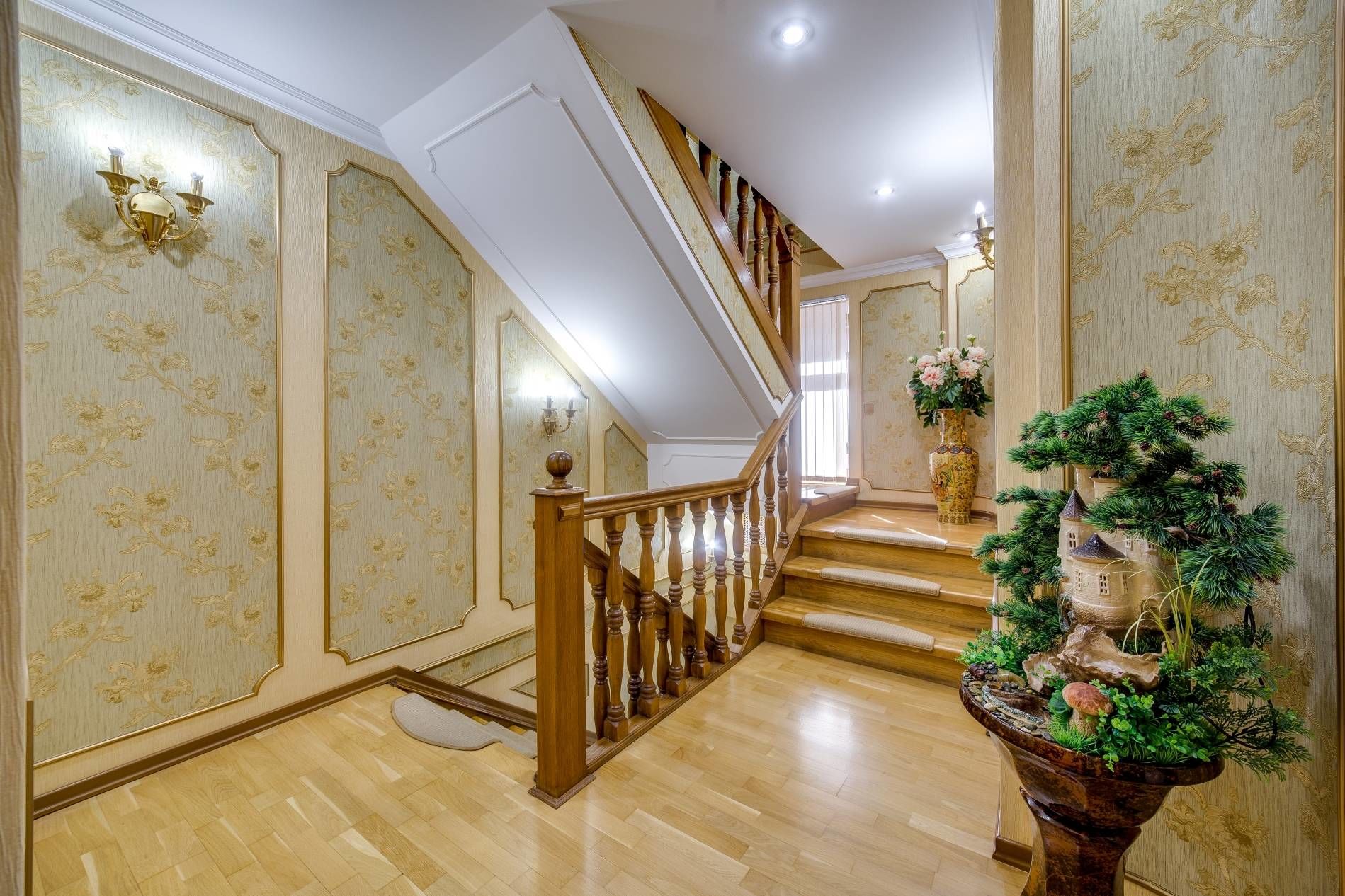 Наверх по дубовой лестнице Продажа квартиры 277м² 'Дибуновская, 24' Дибуновская ул., 24 Наверх по дубовой лестнице Продажа квартиры 277м² 'Дибуновская, 24' Дибуновская ул., 24