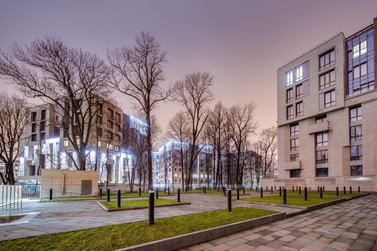 Вечерняя подсветка фасадов Продажа квартиры 165м² 'Смольный парк II' Смольного ул., 4