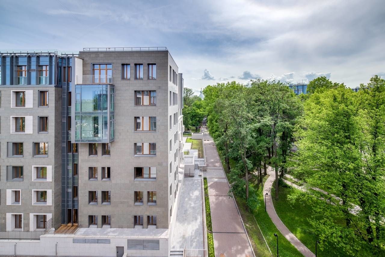Вид из окна гостиной Продажа квартиры 165м² 'Смольный парк II' Смольного ул., 4