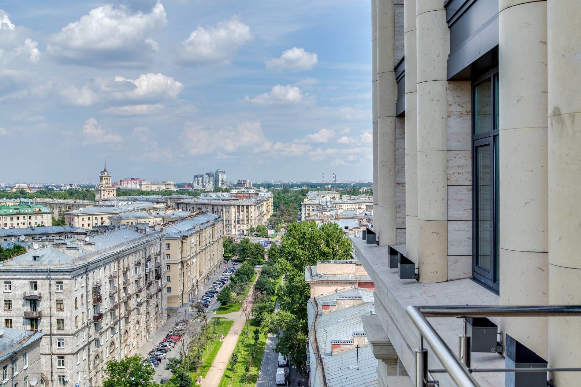 Вид на улицу Победы Продажа квартиры 130м² 'Победы 5' Победы ул., 5 Вид на улицу Победы Продажа квартиры 130м² 'Победы 5' Победы ул., 5