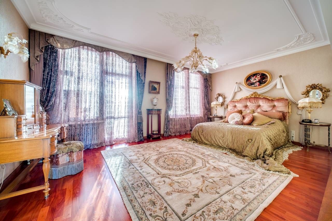 Просторная спальня Продажа квартиры 160м² 'Новая звезда' Песочная наб., 12 Просторная спальня Продажа квартиры 160м² 'Новая звезда' Песочная наб., 12