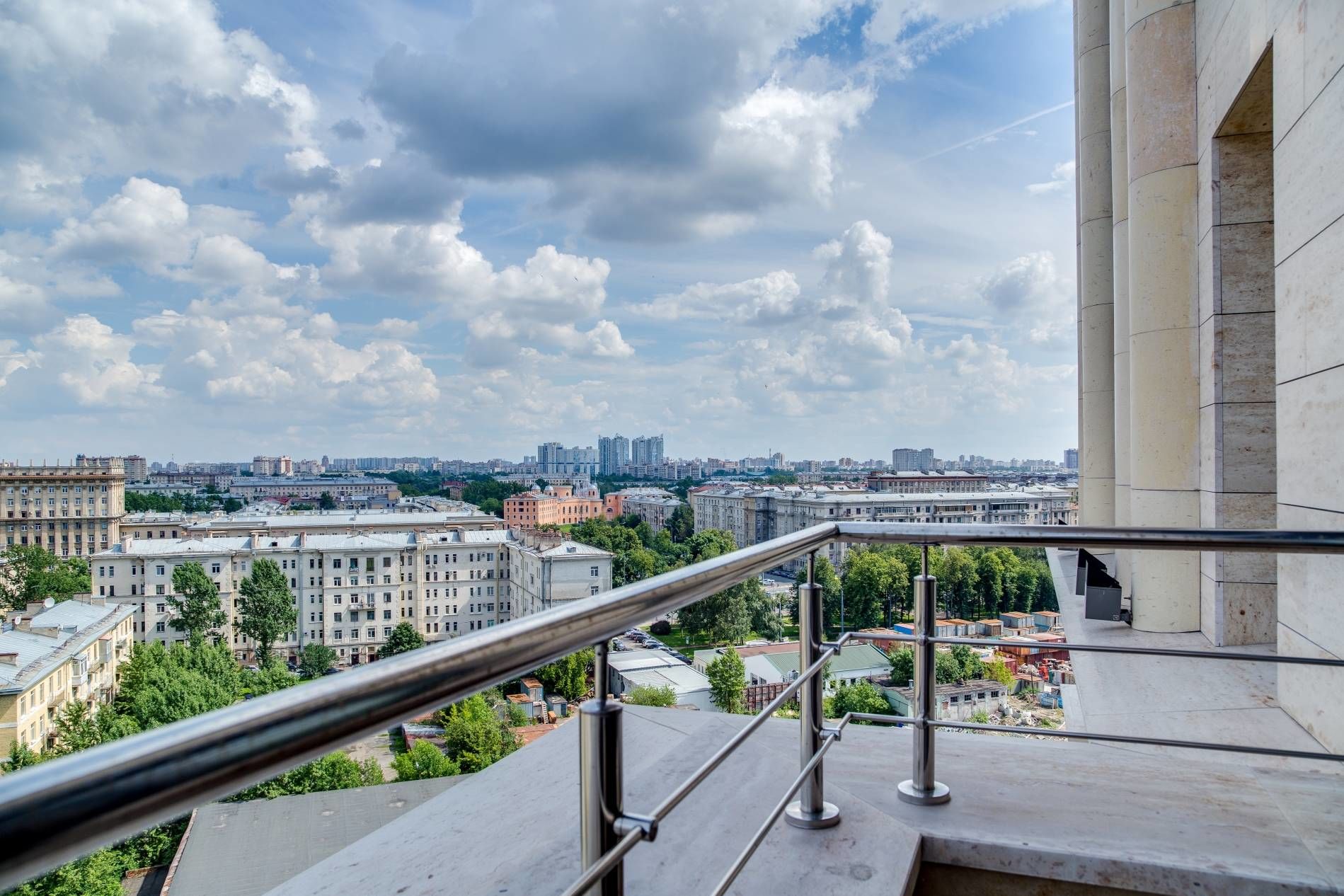 Вид в сторону Московского проспекта Продажа квартиры 262м² 'Победы 5' Победы ул., 5 Вид в сторону Московского проспекта Продажа квартиры 262м² 'Победы 5' Победы ул., 5