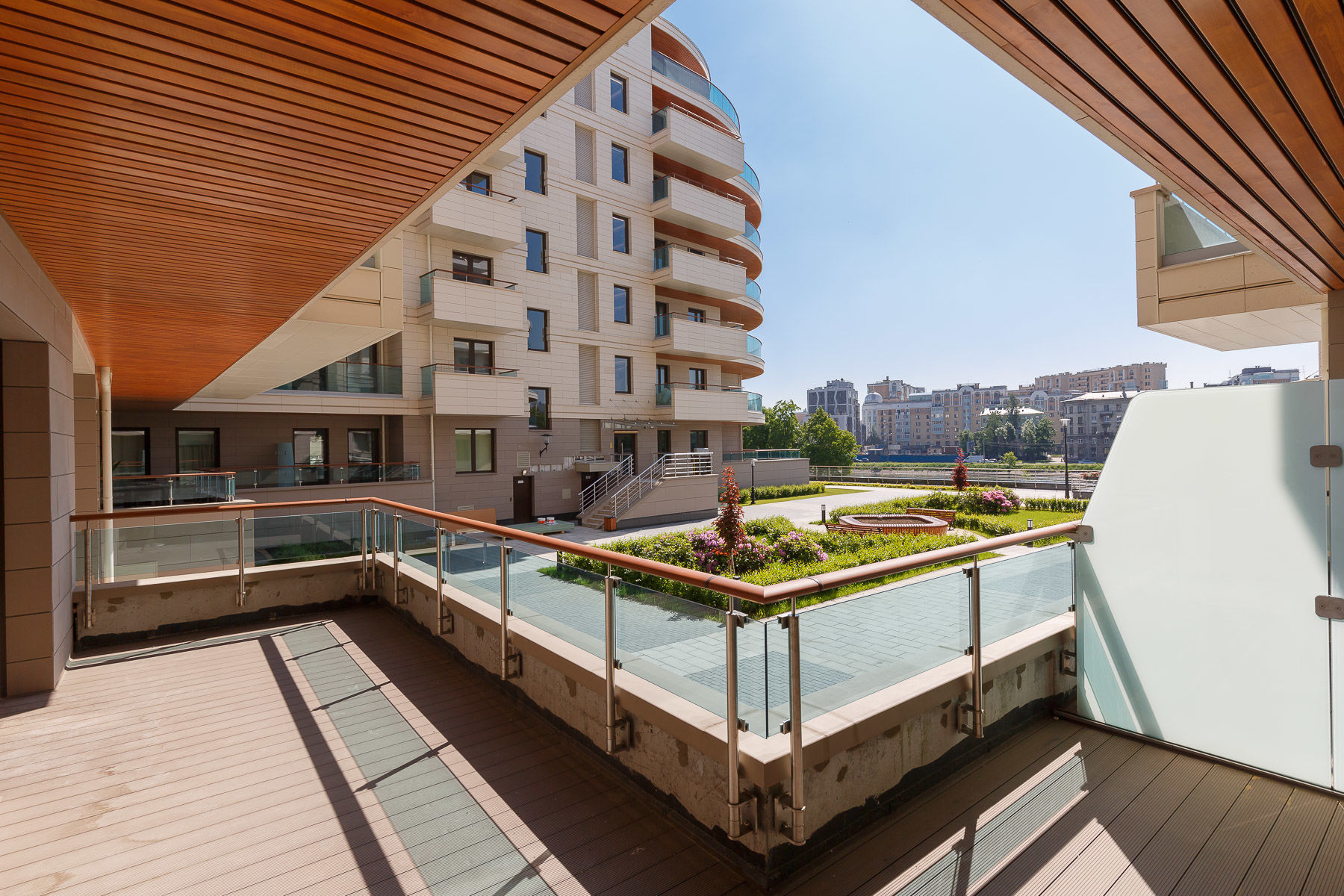 Солнечная терраса Продажа квартиры 150м² 'Привилегия' Вязовая ул., 8