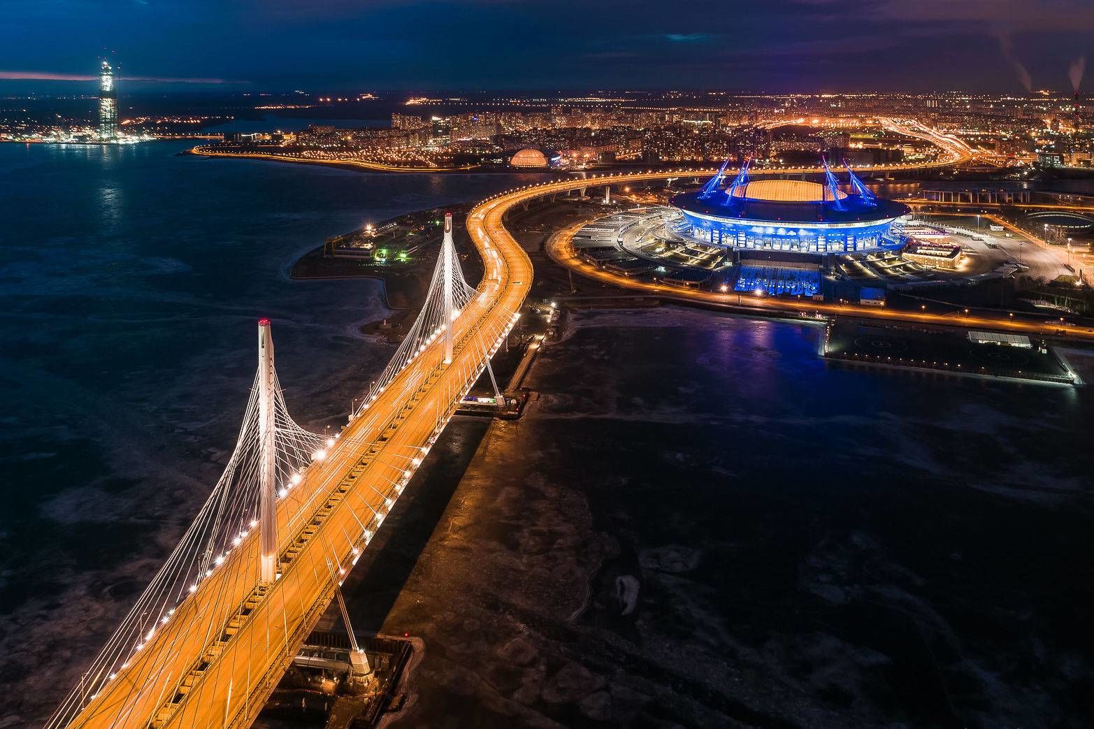 Ночная жизнь города из ваших окон Продажа квартиры 192м² 'Три ветра' Савушкина ул., 112 Ночная жизнь города из ваших окон Продажа квартиры 192м² 'Три ветра' Савушкина ул., 112