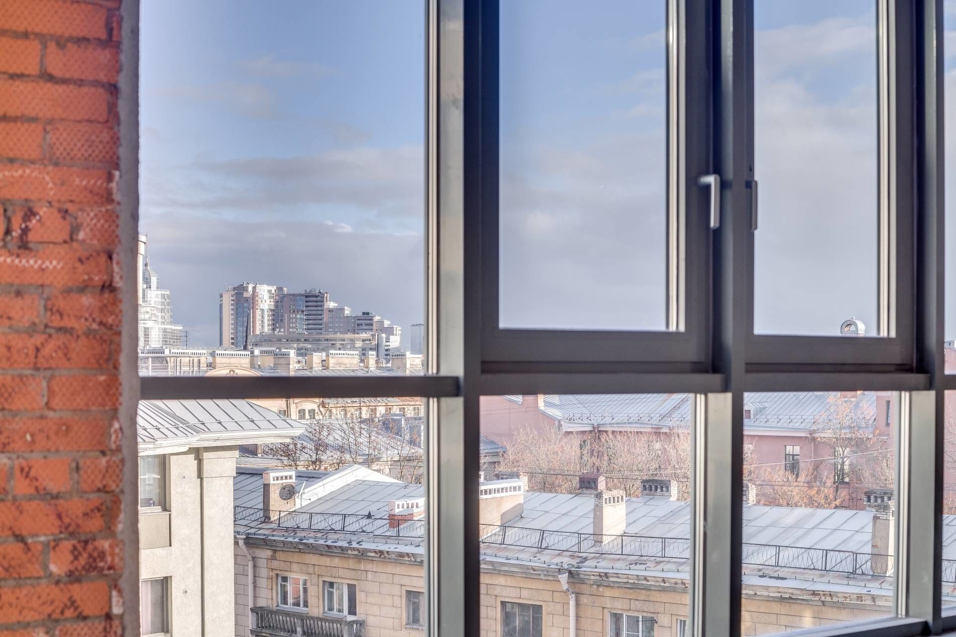 Окна во всю стену Продажа квартиры 147м² 'Собрание' Большая Посадская ул., 12 Окна во всю стену Продажа квартиры 147м² 'Собрание' Большая Посадская ул., 12