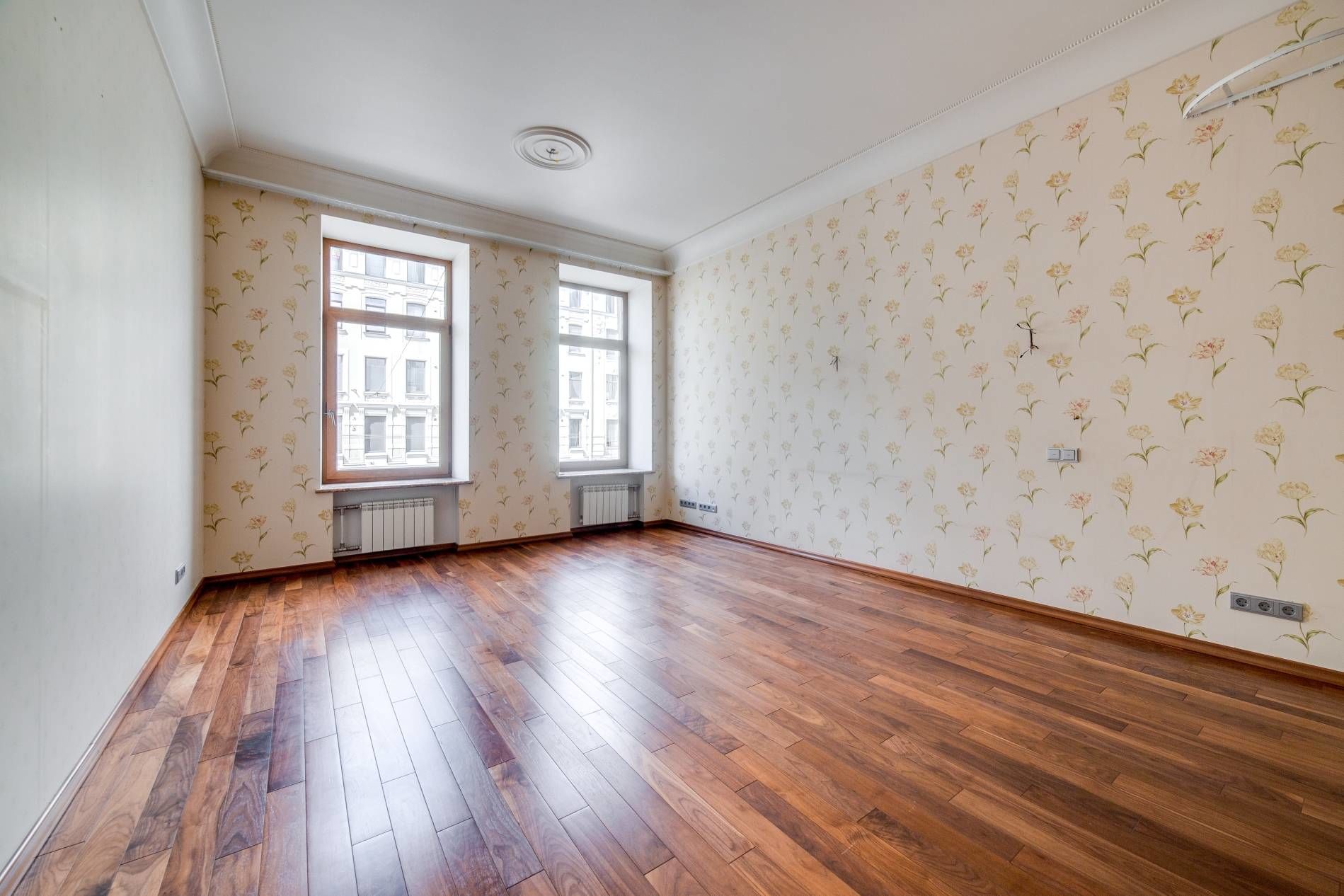 Комната Продажа квартиры 181м² 'Суворовский, 51' Суворовский пр., 51 Комната Продажа квартиры 181м² 'Суворовский, 51' Суворовский пр., 51