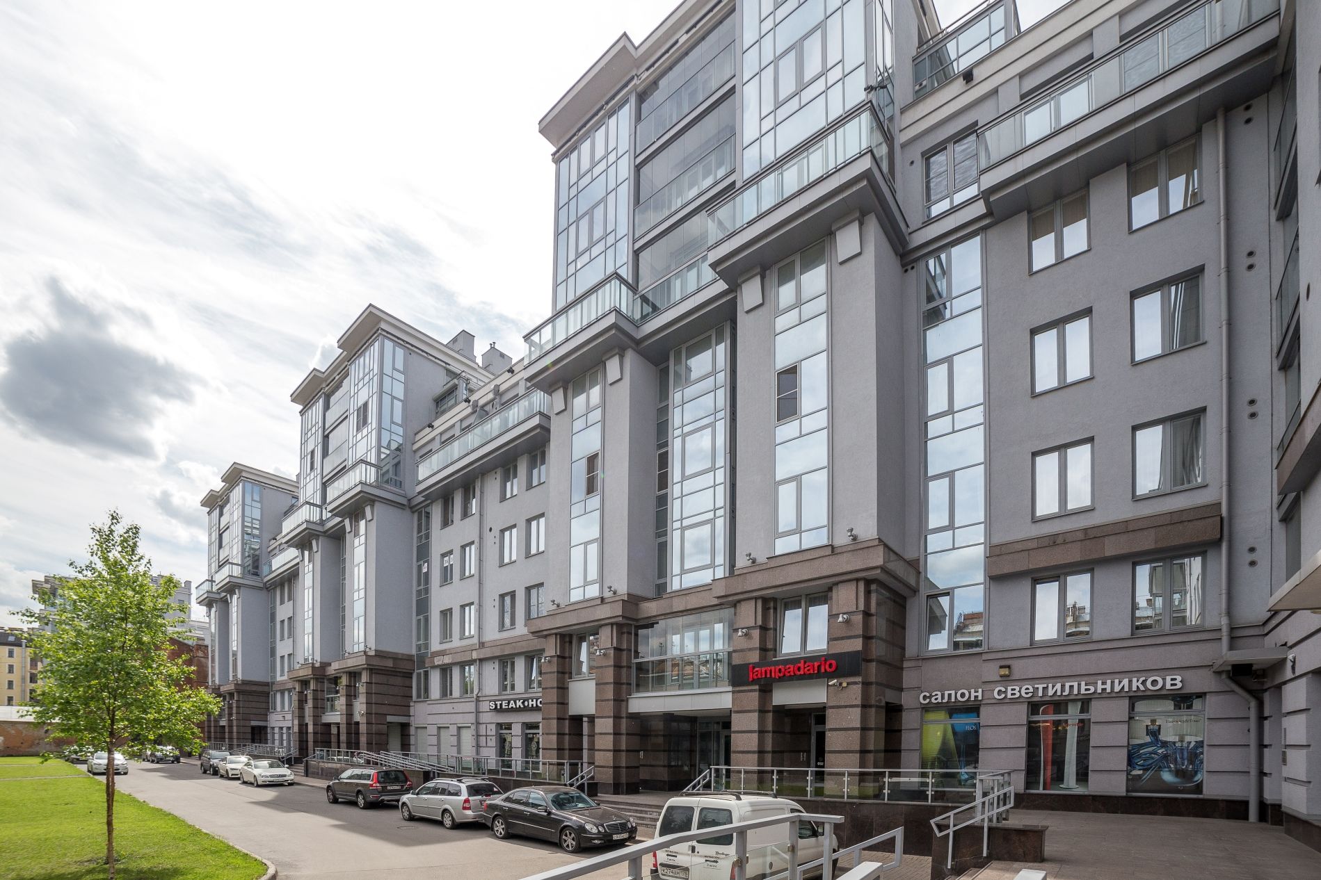 Прямо у входа Продажа особняка 57м² 'Каменноостровская коллекция, 62' Каменноостровский пр., 62 Прямо у входа Продажа особняка 57м² 'Каменноостровская коллекция, 62' Каменноостровский пр., 62