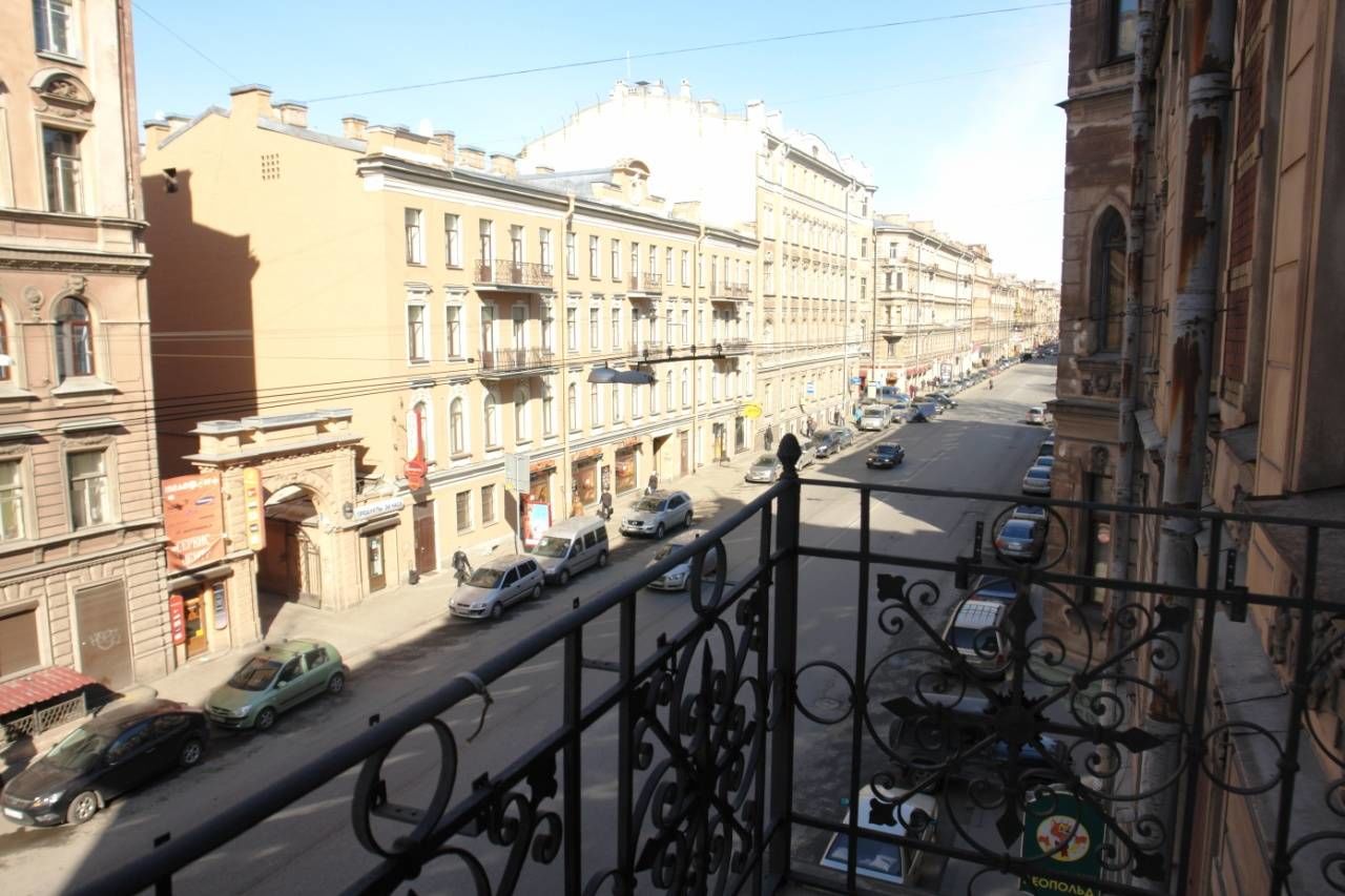 Вид с балкона Продажа квартиры 293м² 'Дом капитана Романова' Солдатский пер., 1/23 Вид с балкона Продажа квартиры 293м² 'Дом капитана Романова' Солдатский пер., 1/23