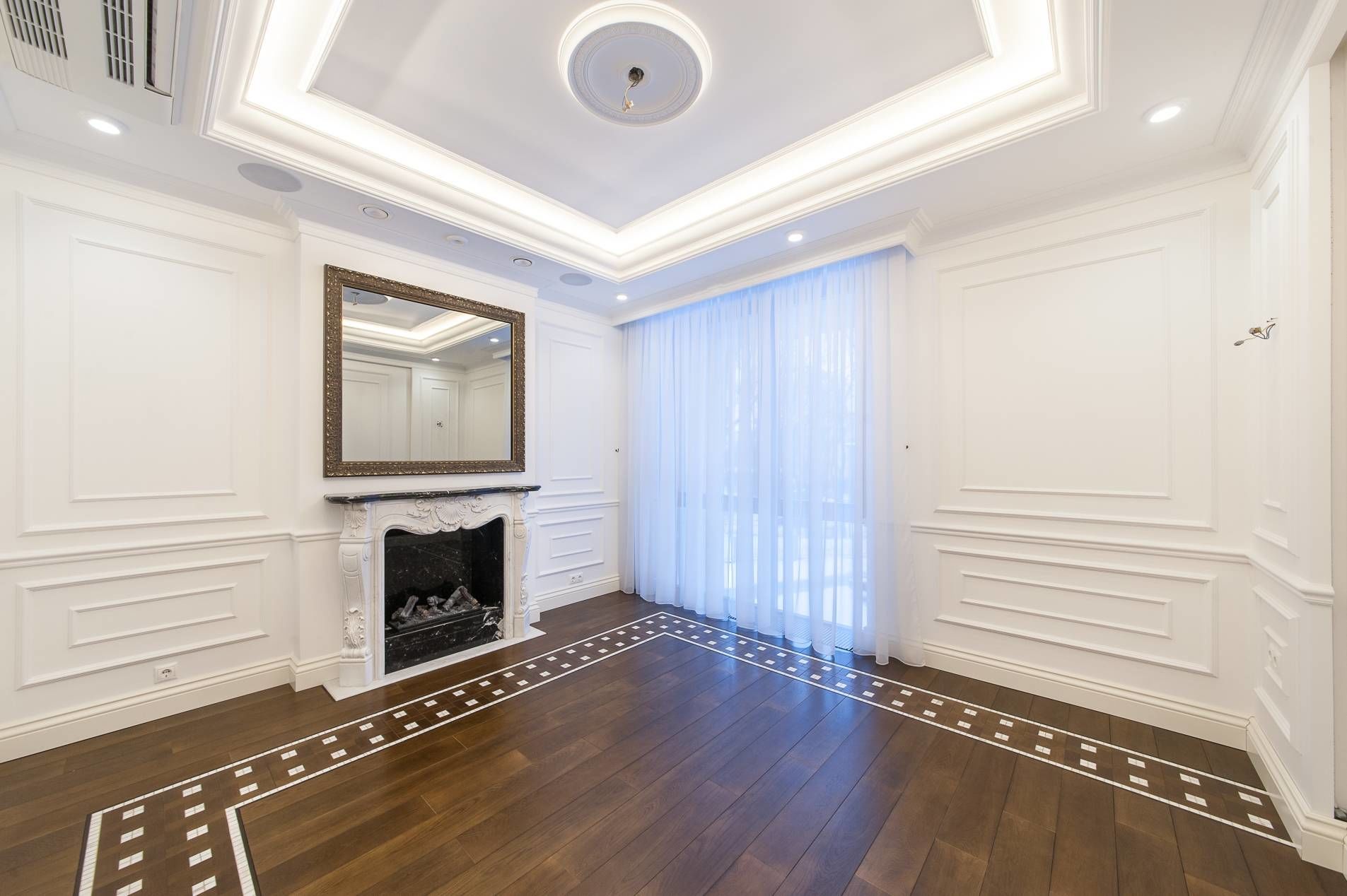 Главная спальня с камином Продажа квартиры 172м² 'Смольный парк II' Смольного ул., 2 к. 2