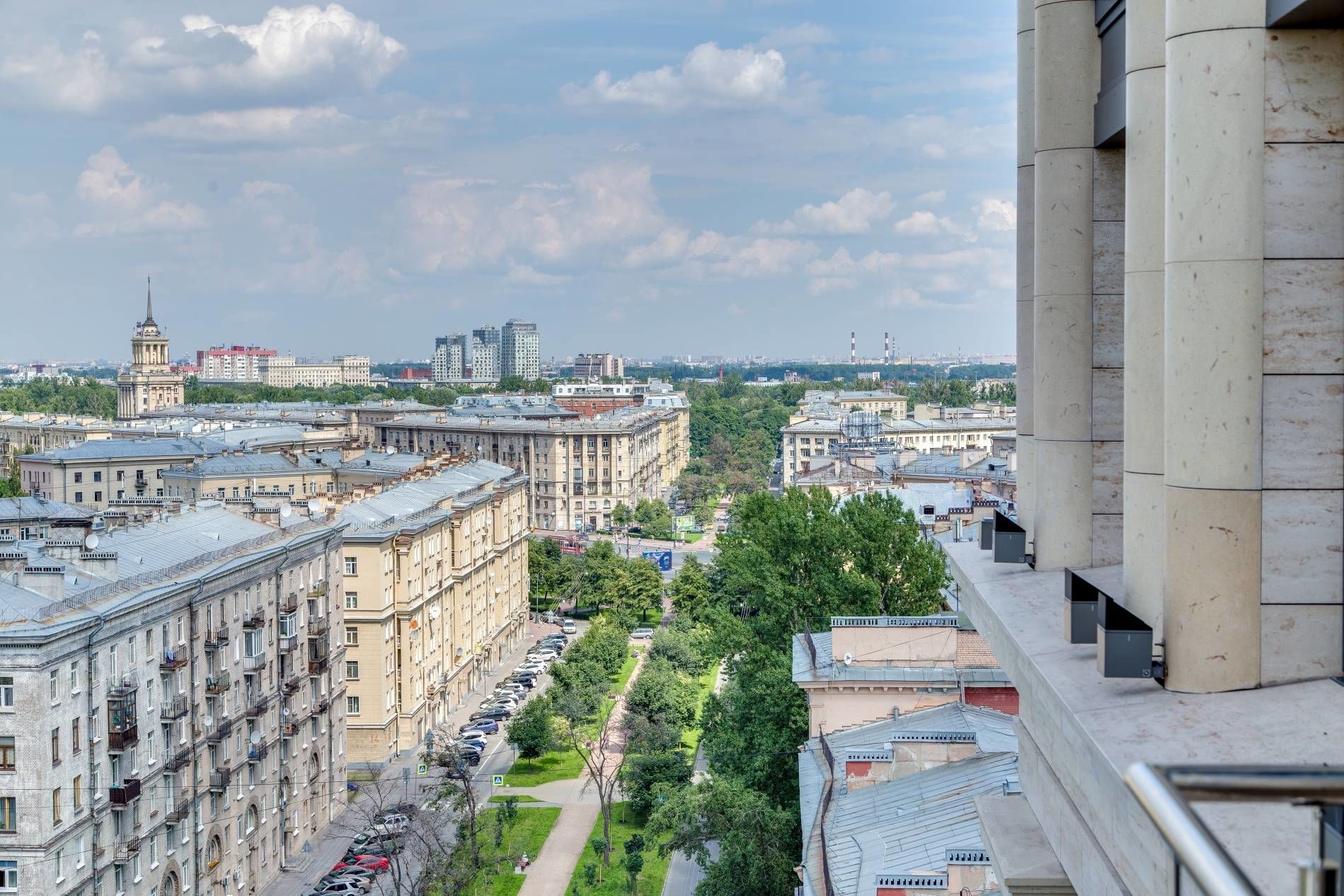 Вид из окон на улицу Победы Продажа квартиры 125м² 'Победы 5' Победы ул., 5
