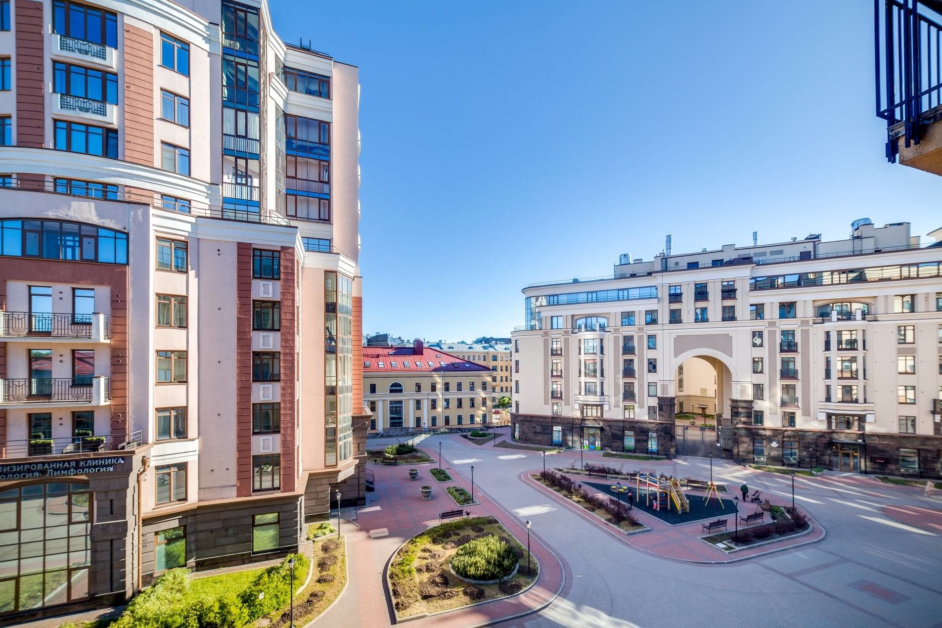 Вид из окон кухни-гостиной Продажа квартиры 99м² 'Парадный Квартал' Парадная ул., 3 к. 2 Вид из окон кухни-гостиной Продажа квартиры 99м² 'Парадный Квартал' Парадная ул., 3 к. 2