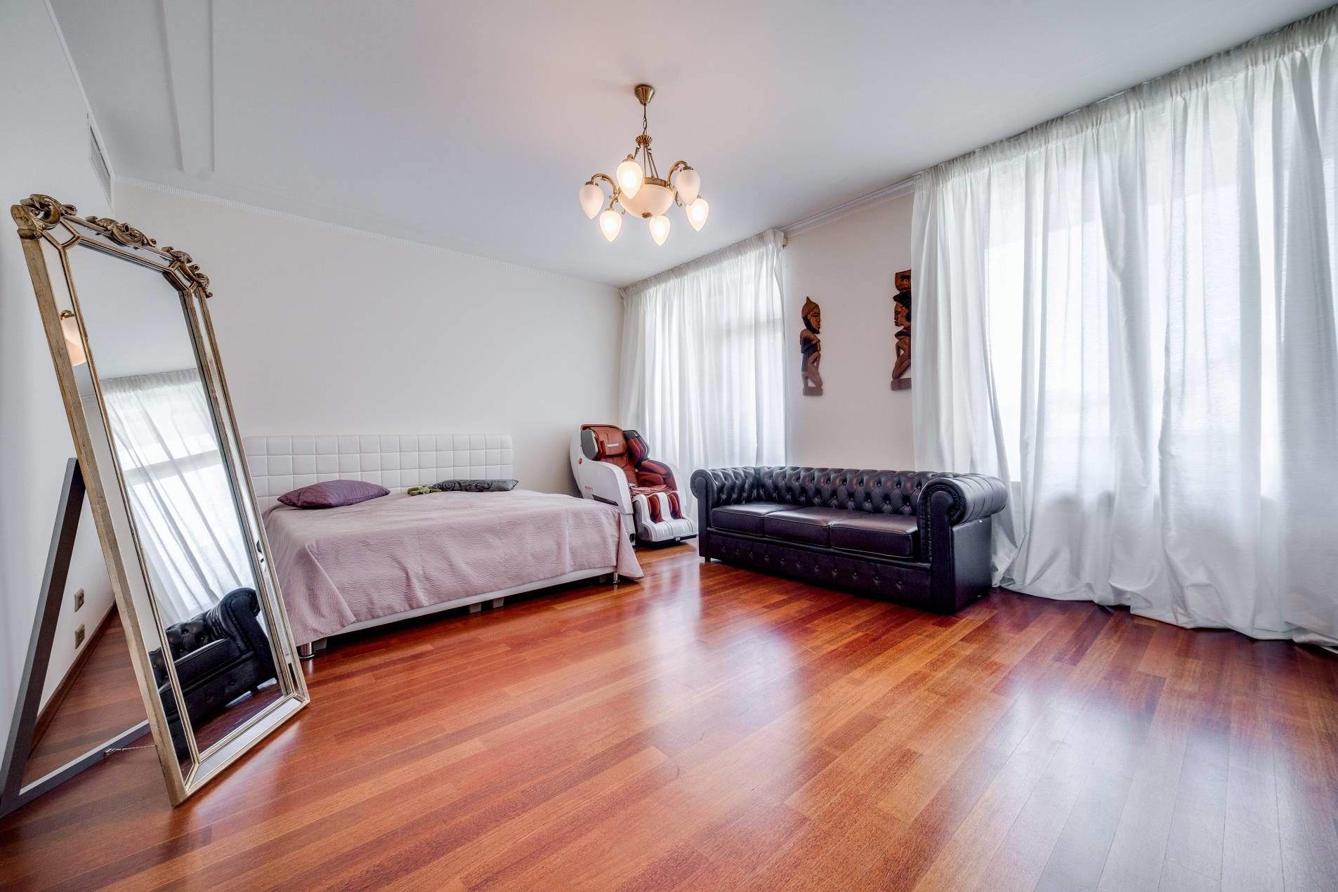 Одна из спален Продажа квартиры 324м² 'Новая звезда' Песочная наб., 12 Одна из спален Продажа квартиры 324м² 'Новая звезда' Песочная наб., 12