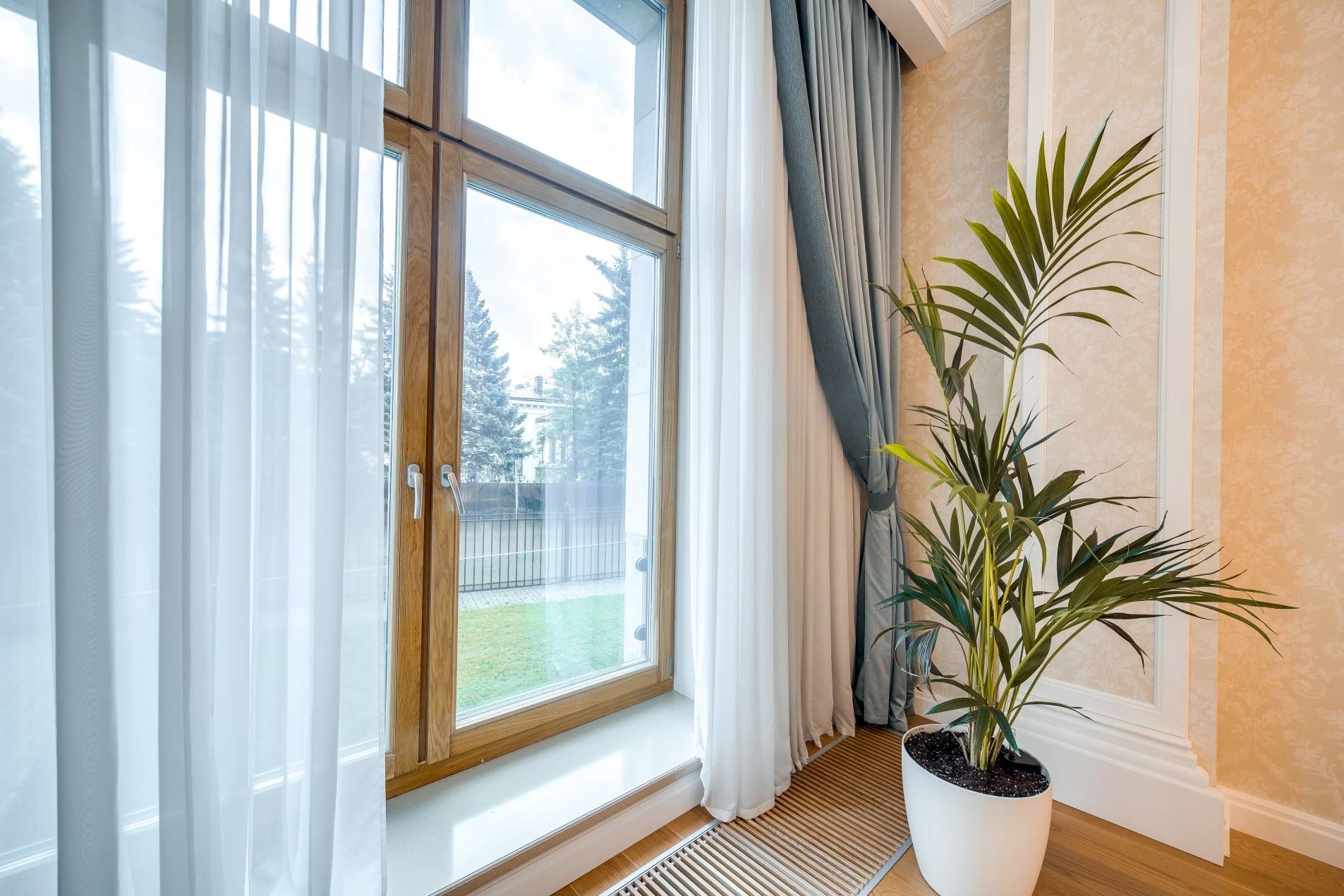 Окна от пола Продажа квартиры 80м² 'Венеция' Депутатская ул., 26 Окна от пола Продажа квартиры 80м² 'Венеция' Депутатская ул., 26