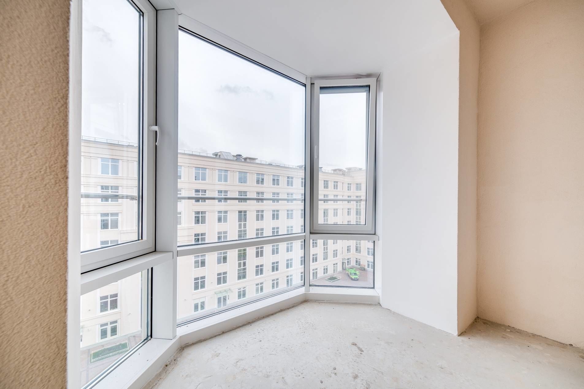 Панорамное остекление лоджии Продажа квартиры 138м² 'Смольный проспект' Смольный проспект, 17 Панорамное остекление лоджии Продажа квартиры 138м² 'Смольный проспект' Смольный проспект, 17
