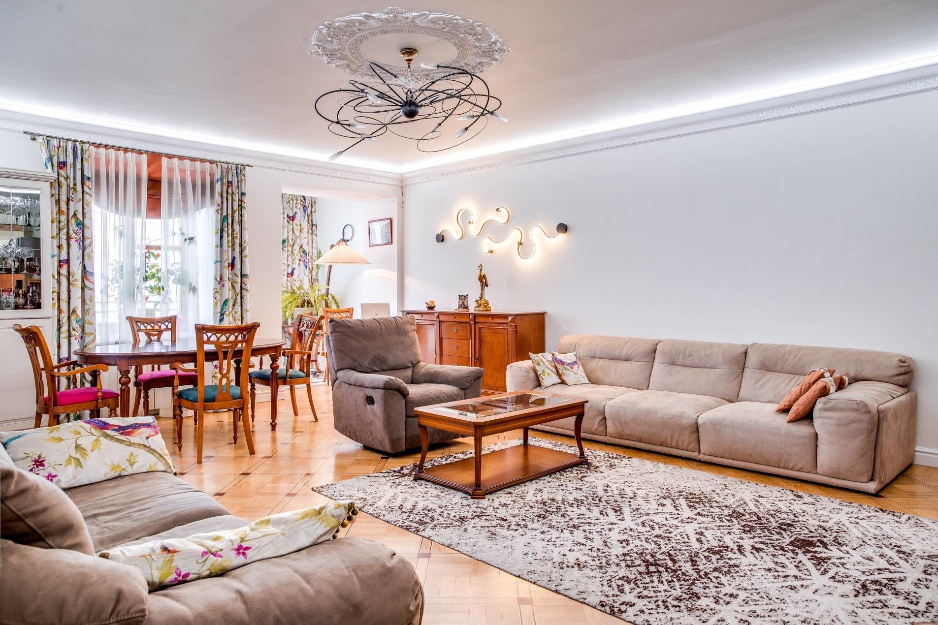 Огромная гостиная 50 кв.м. Продажа квартиры 201м² 'Фрунзе, 19' Фрунзе ул., 19 к. 2