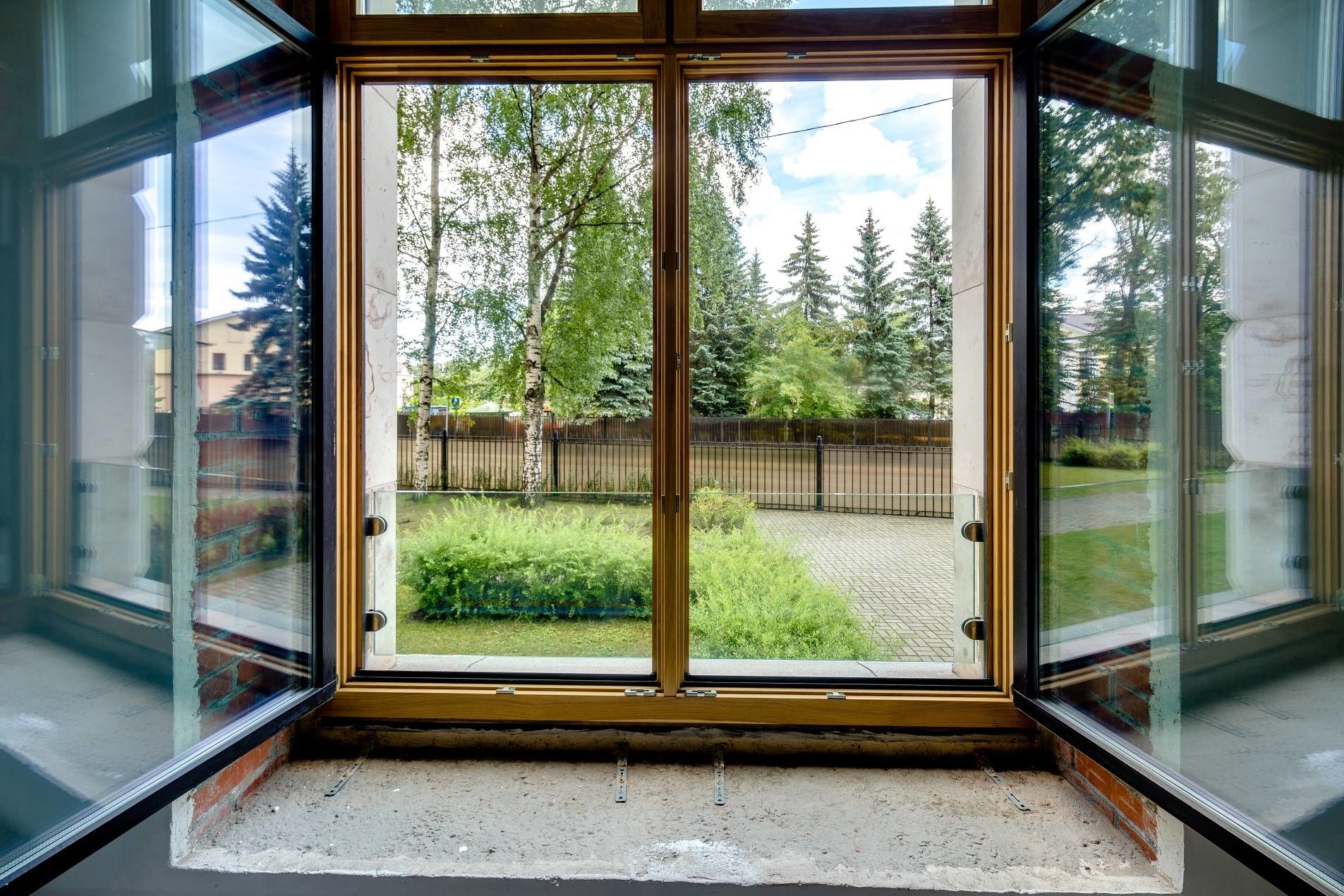 Вид из окон Продажа квартиры 122м² 'Венеция' Депутатская ул., 26 Вид из окон Продажа квартиры 122м² 'Венеция' Депутатская ул., 26