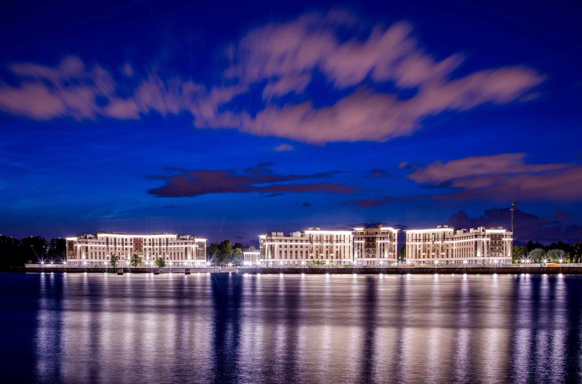 На берегу Невы Продажа апартамента 338м² 'Royal Park' Петровский пр., 2 На берегу Невы Продажа апартамента 338м² 'Royal Park' Петровский пр., 2