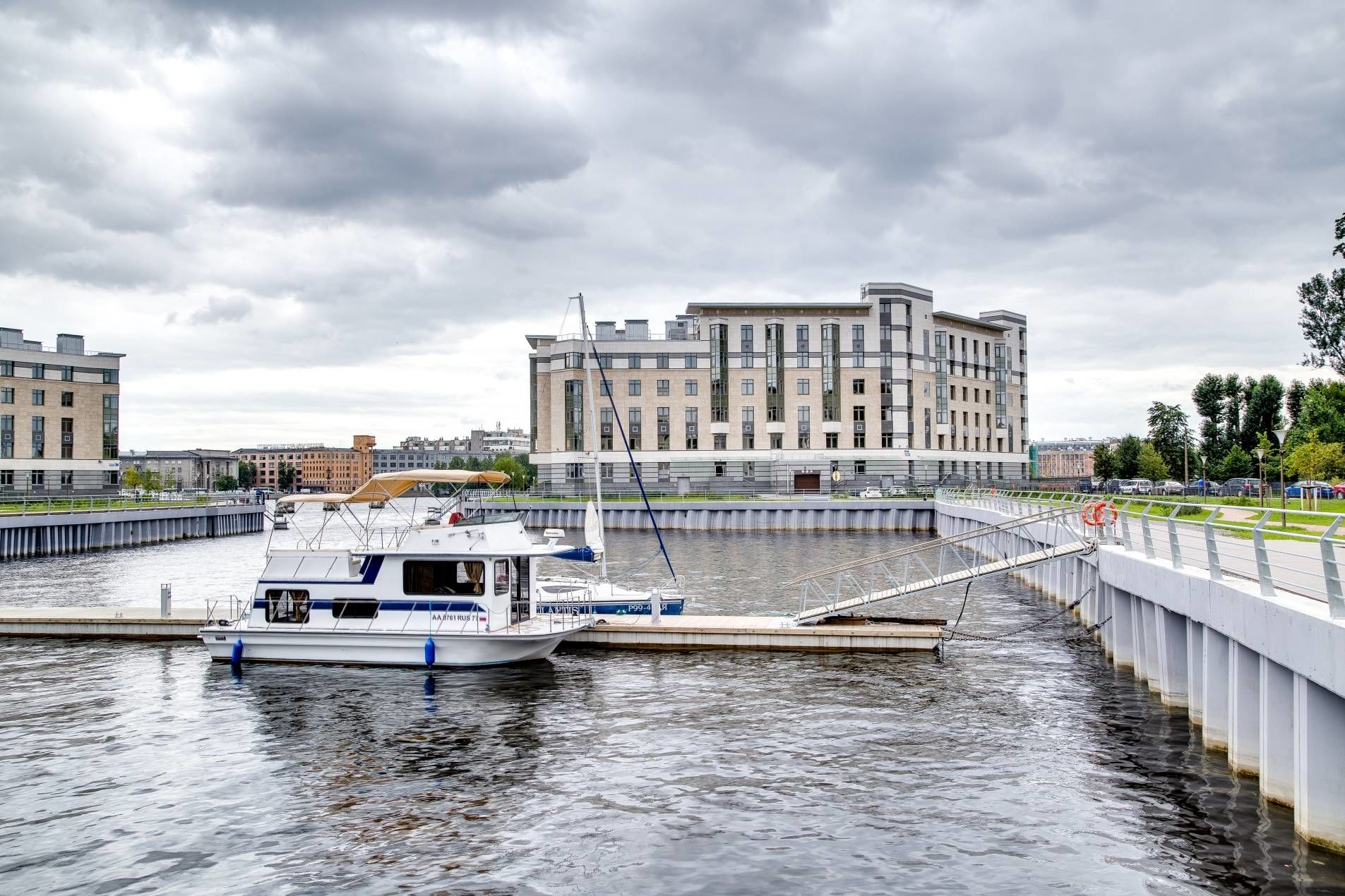 Морские прогулки для Вас Продажа апартамента 248м² 'Royal Park' Петровский пр., 2 Морские прогулки для Вас Продажа апартамента 248м² 'Royal Park' Петровский пр., 2