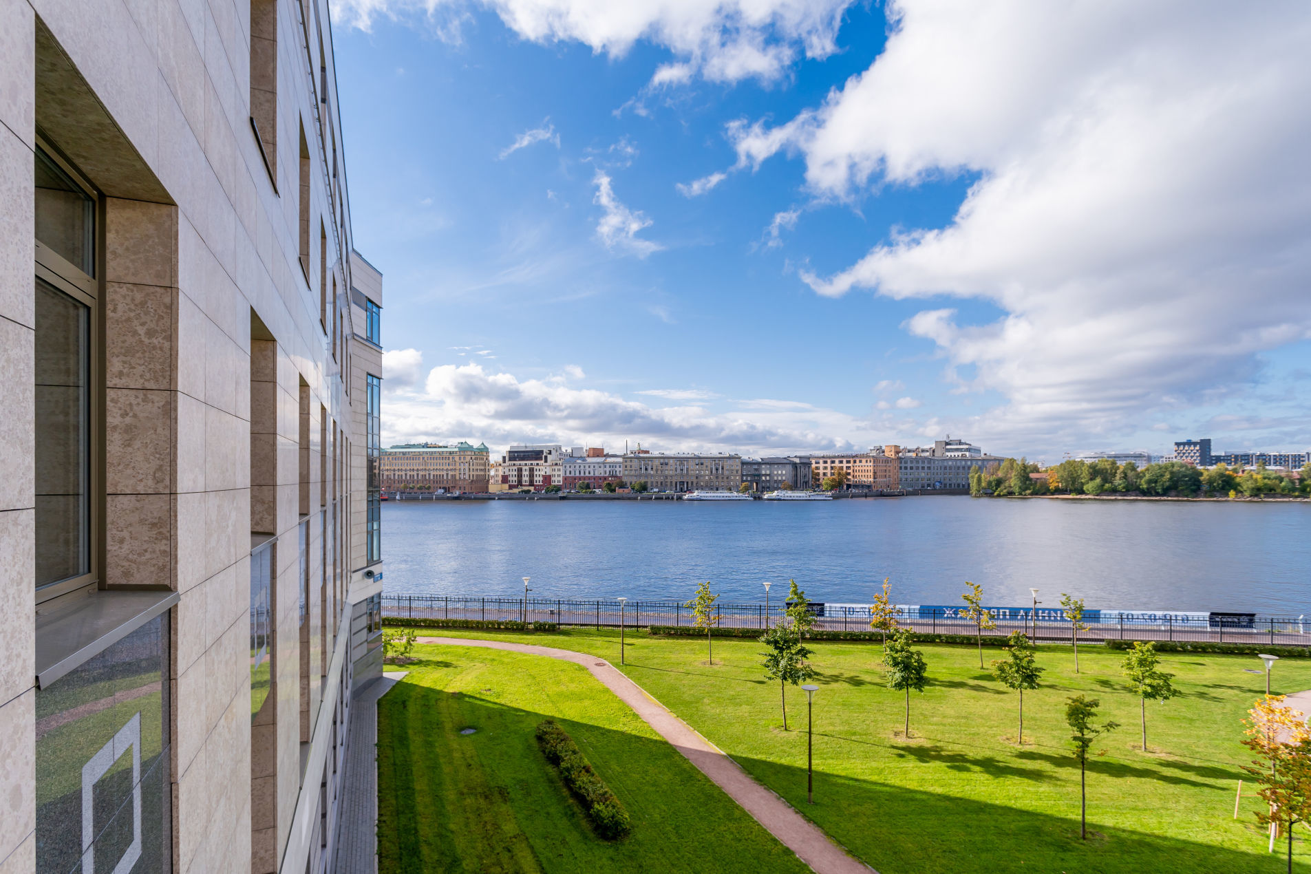 Вот такой вид! Продажа апартамента 248м² 'Royal Park' Петровский пр., 2 Вот такой вид! Продажа апартамента 248м² 'Royal Park' Петровский пр., 2
