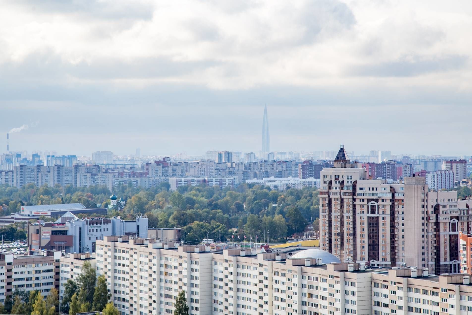Башня Газпрома и зелень парков из Ваших окон Продажа квартиры 125м² 'Поэма у трех озер' Луначарского пр., 15 к. 1 Башня Газпрома и зелень парков из Ваших окон Продажа квартиры 125м² 'Поэма у трех озер' Луначарского пр., 15 к. 1