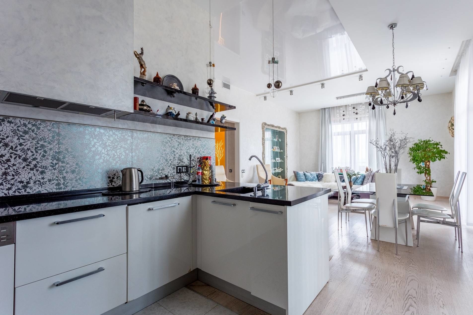 Единое пространство кухни-гостиной Продажа квартиры 91м² 'Фаворит' Крестовский пр., 26 Единое пространство кухни-гостиной Продажа квартиры 91м² 'Фаворит' Крестовский пр., 26