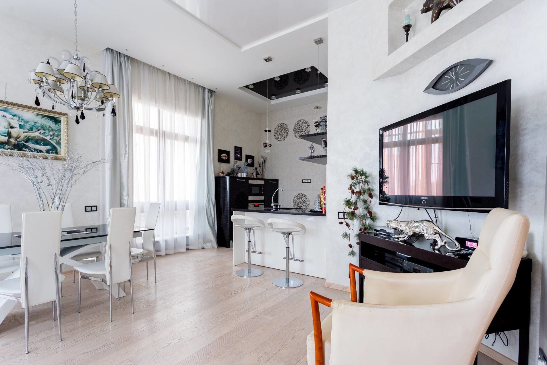 Светлая кухня-гостиная Продажа квартиры 91м² 'Фаворит' Крестовский пр., 26 Светлая кухня-гостиная Продажа квартиры 91м² 'Фаворит' Крестовский пр., 26