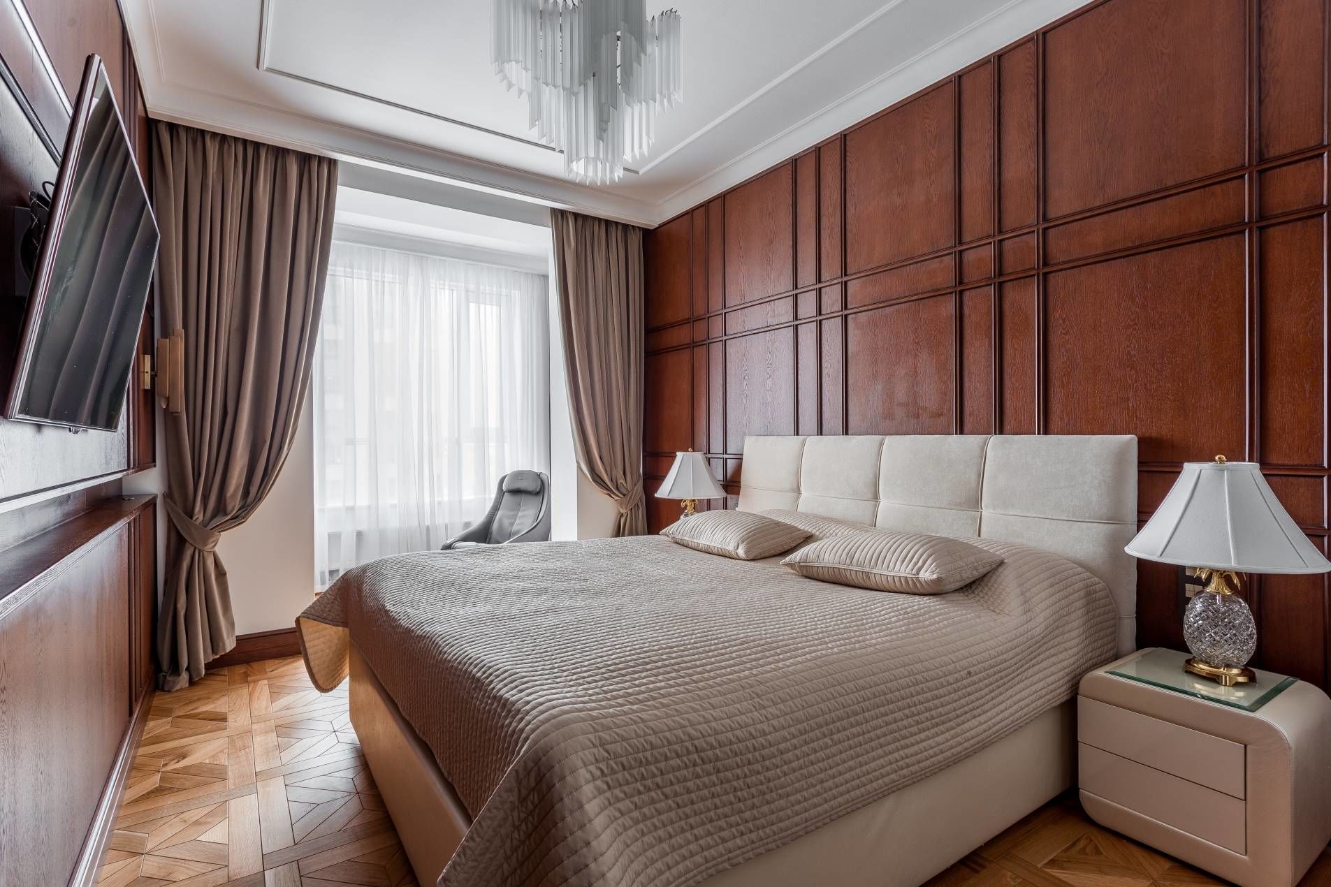 Спальня с кабинетиком в эркере Продажа квартиры 130м² 'Riverside' Ушаковская наб., 3 Спальня с кабинетиком в эркере Продажа квартиры 130м² 'Riverside' Ушаковская наб., 3