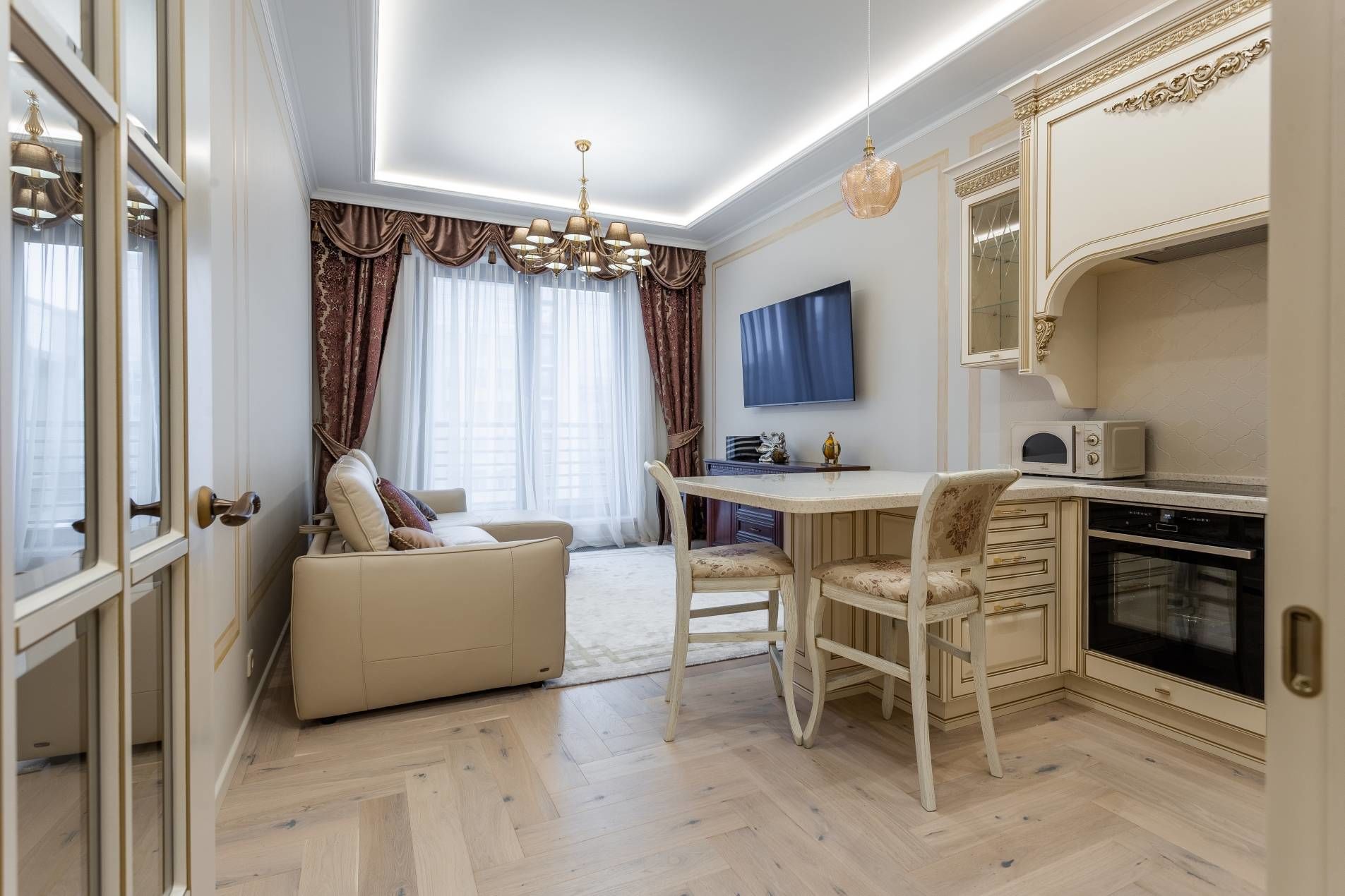 Просторная кухня-гостиная Продажа квартиры 59м² 'Крестовский Де Люкс' Спортивная ул., 2 Просторная кухня-гостиная Продажа квартиры 59м² 'Крестовский Де Люкс' Спортивная ул., 2