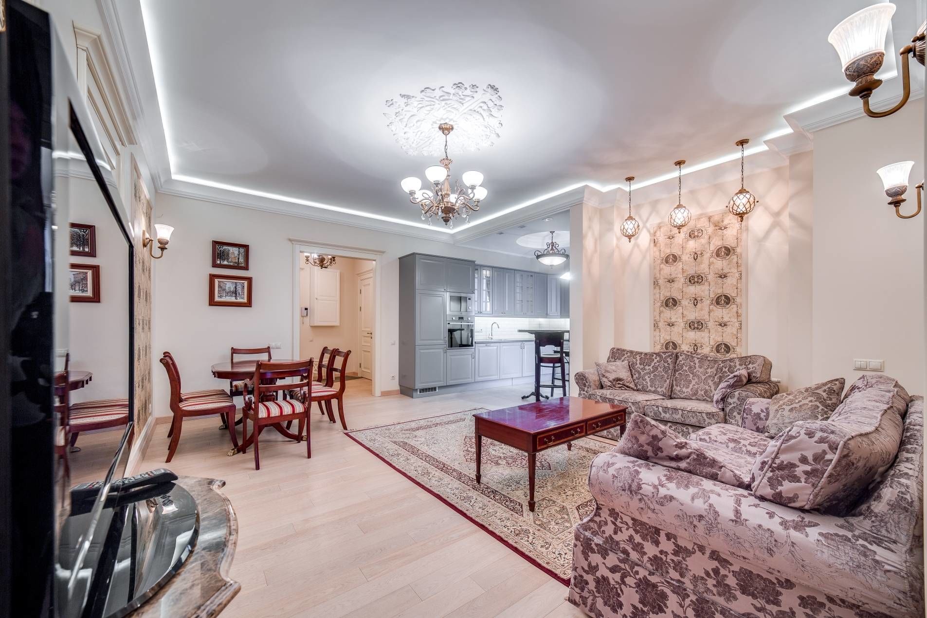 Просторная гостиная Продажа квартиры 92м² 'Кристаллы Крестовского' Морской пр., 15 Просторная гостиная Продажа квартиры 92м² 'Кристаллы Крестовского' Морской пр., 15