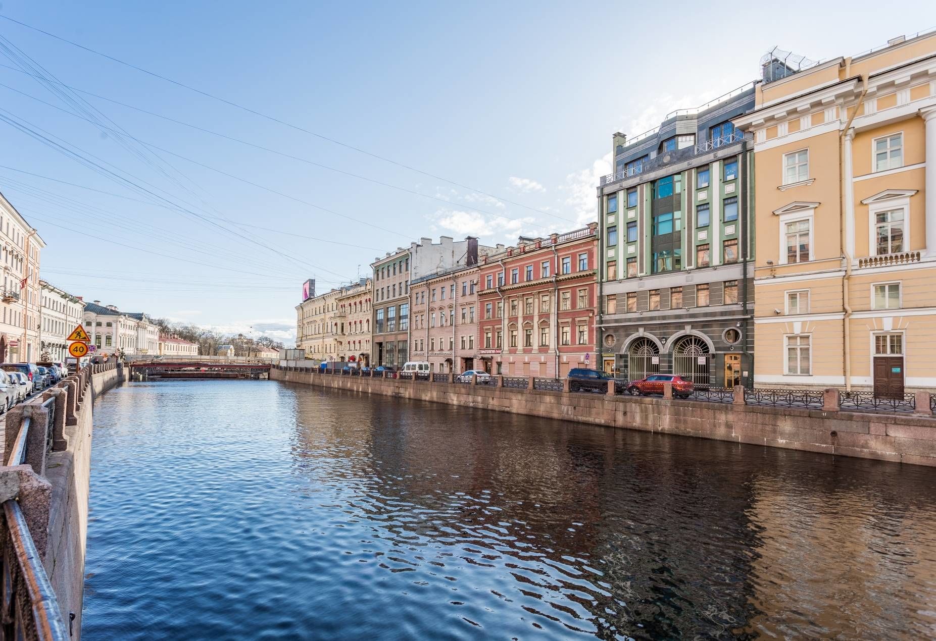 Вход с набережной реки Мойки Продажа квартиры 89м² 'Б. Морская, 4' Большая Морская ул., 4