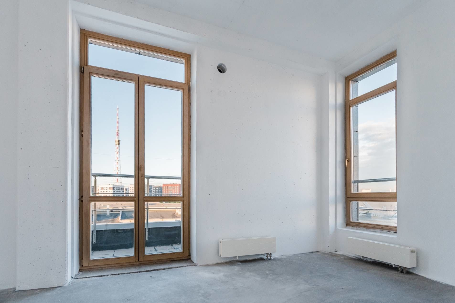 Высокие окна Продажа квартиры 148м² 'Aston Graftio' Графтио ул., 5 Высокие окна Продажа квартиры 148м² 'Aston Graftio' Графтио ул., 5