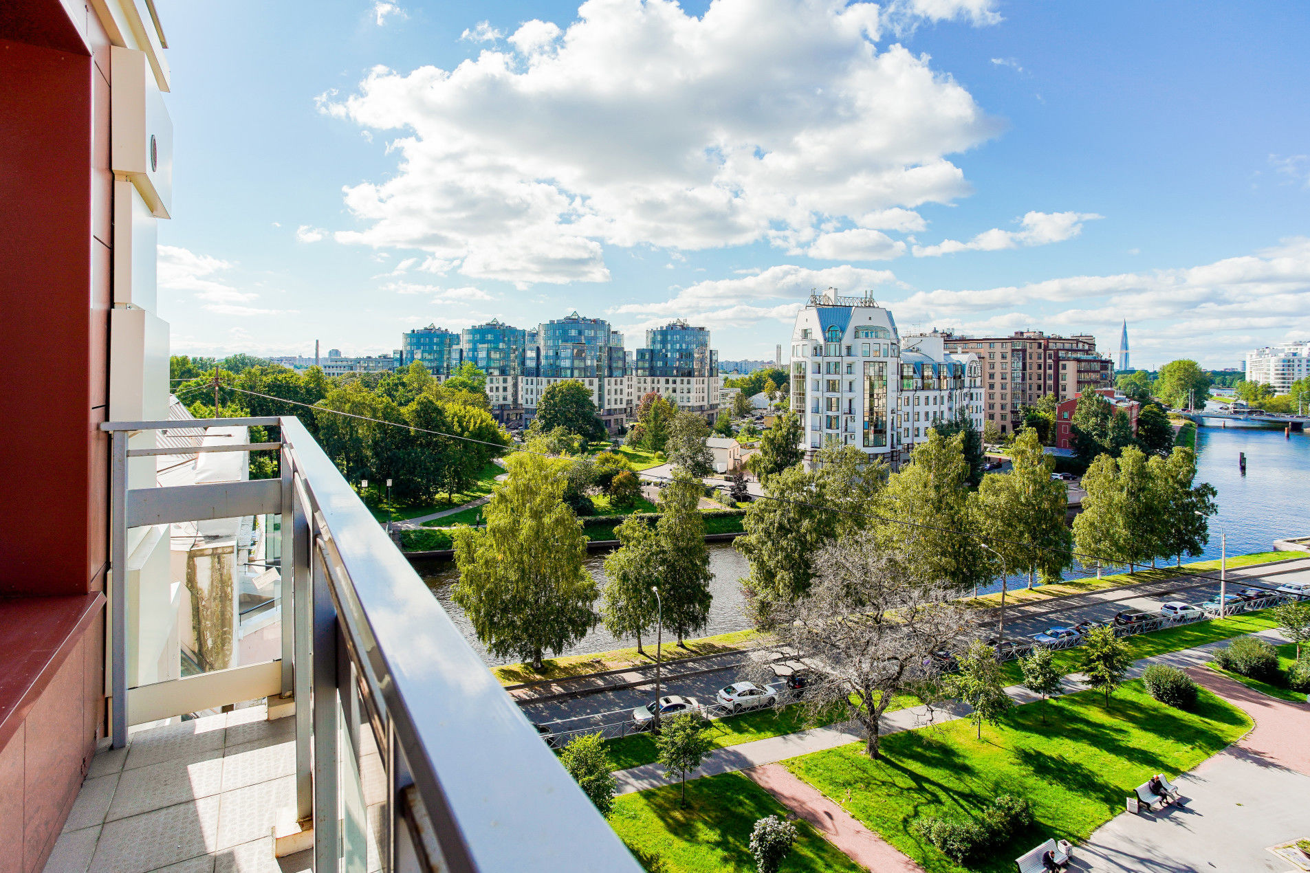 Прекрасный вид из окон Продажа квартиры 106м² 'Дом на Ждановке' Ждановская ул., 10 Прекрасный вид из окон Продажа квартиры 106м² 'Дом на Ждановке' Ждановская ул., 10