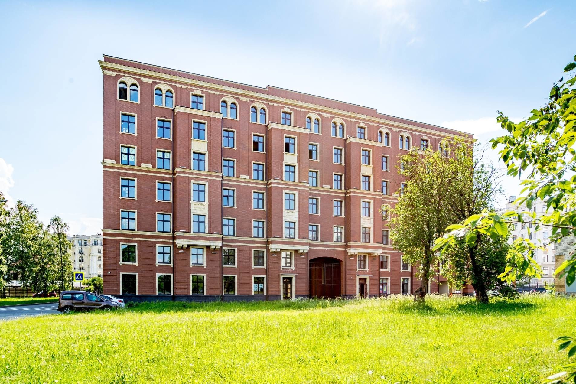 Эркеры и арочные окна украшают фасад Продажа квартиры 120м² 'VERONA' Морской пр., 29 Эркеры и арочные окна украшают фасад Продажа квартиры 120м² 'VERONA' Морской пр., 29